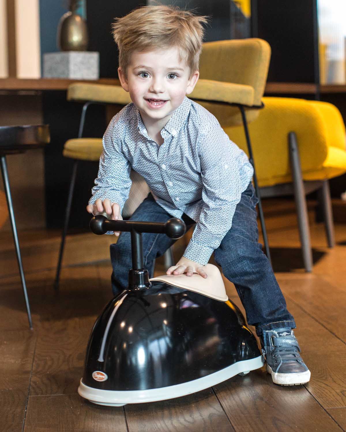 Baghera Ride-On TWISTER Black - Image 6
