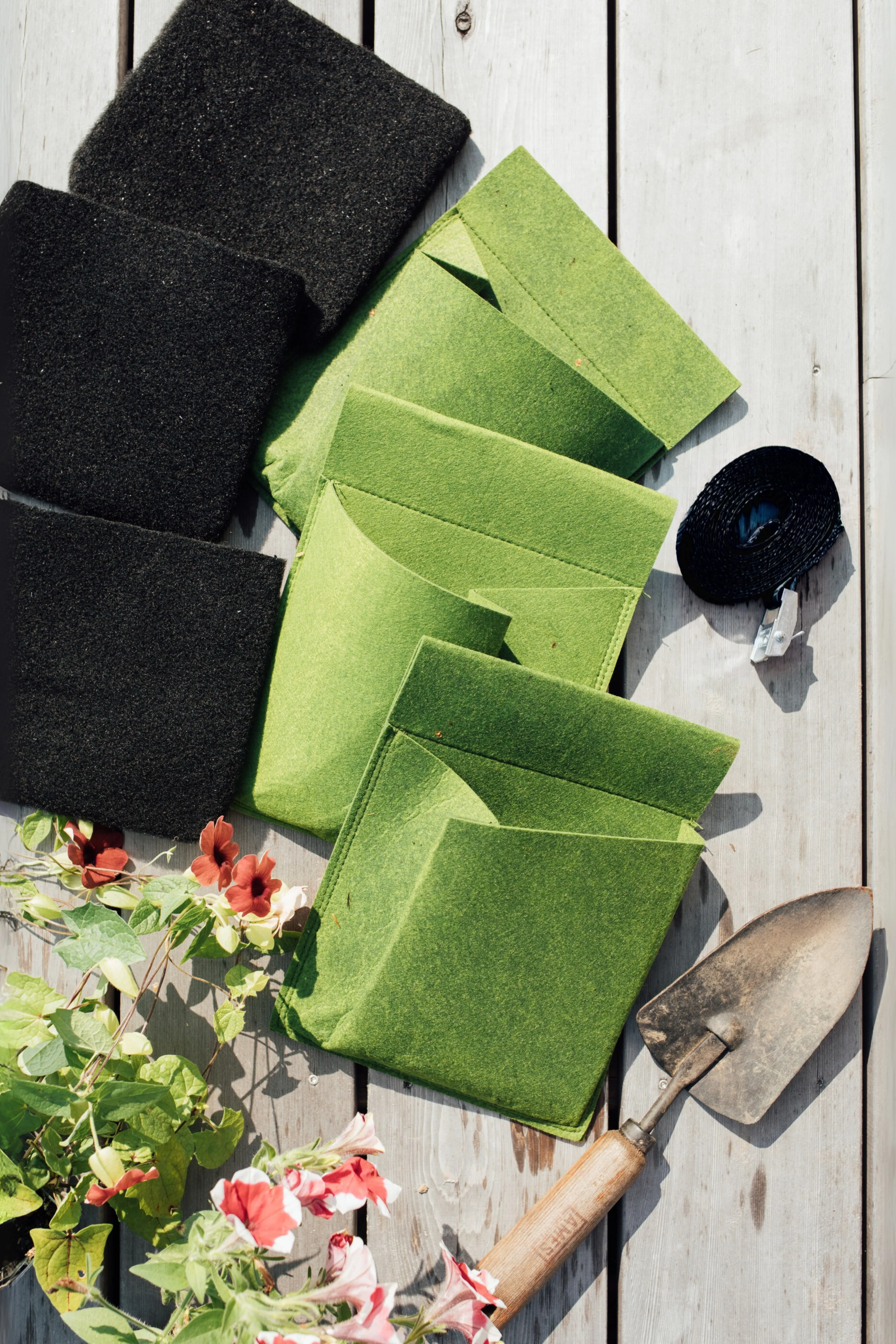Bijou Bloom Hanging Planters - Image 3