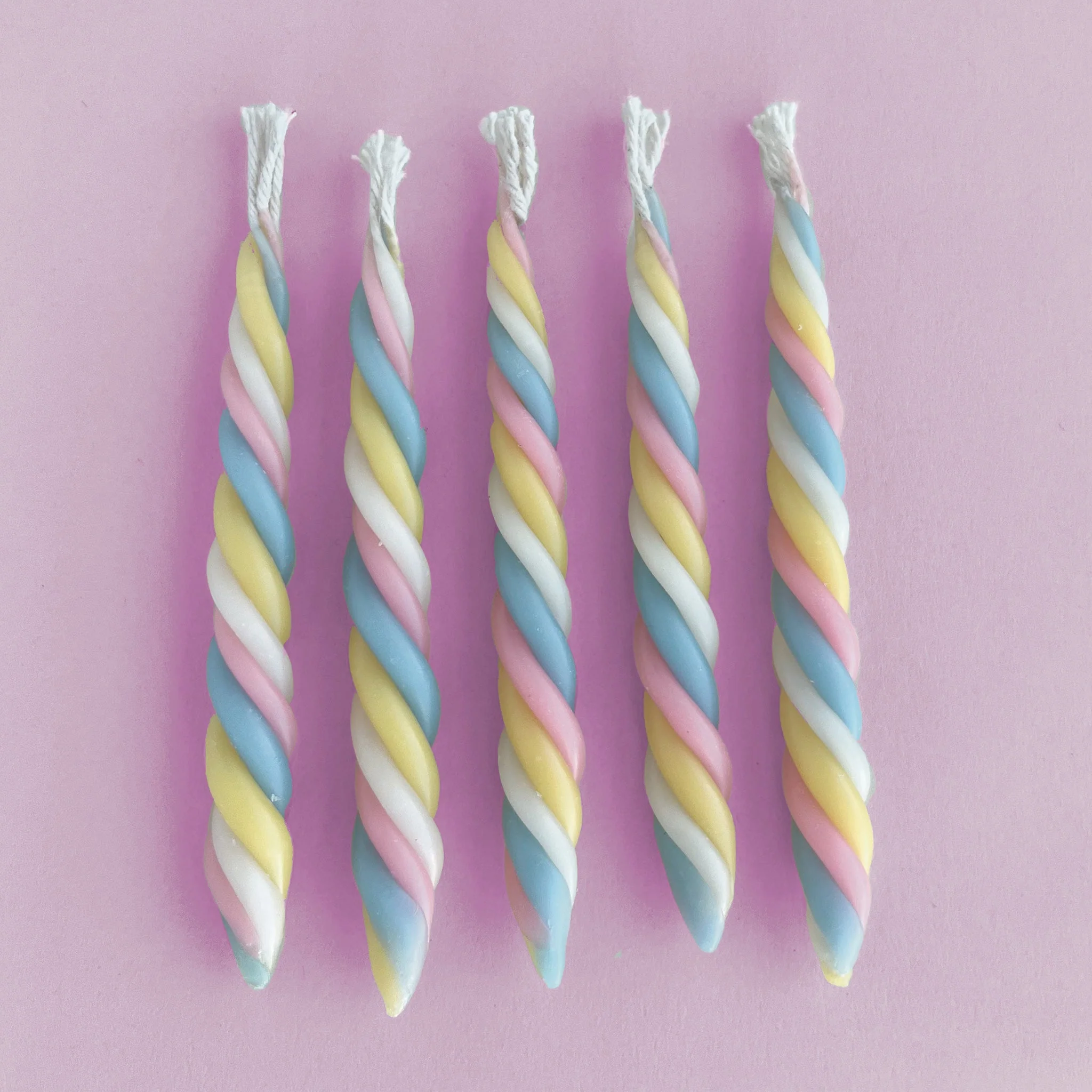 Camp Hollow CANDLES Twisted MARSHMELLOW Candle (x5) - Image 3