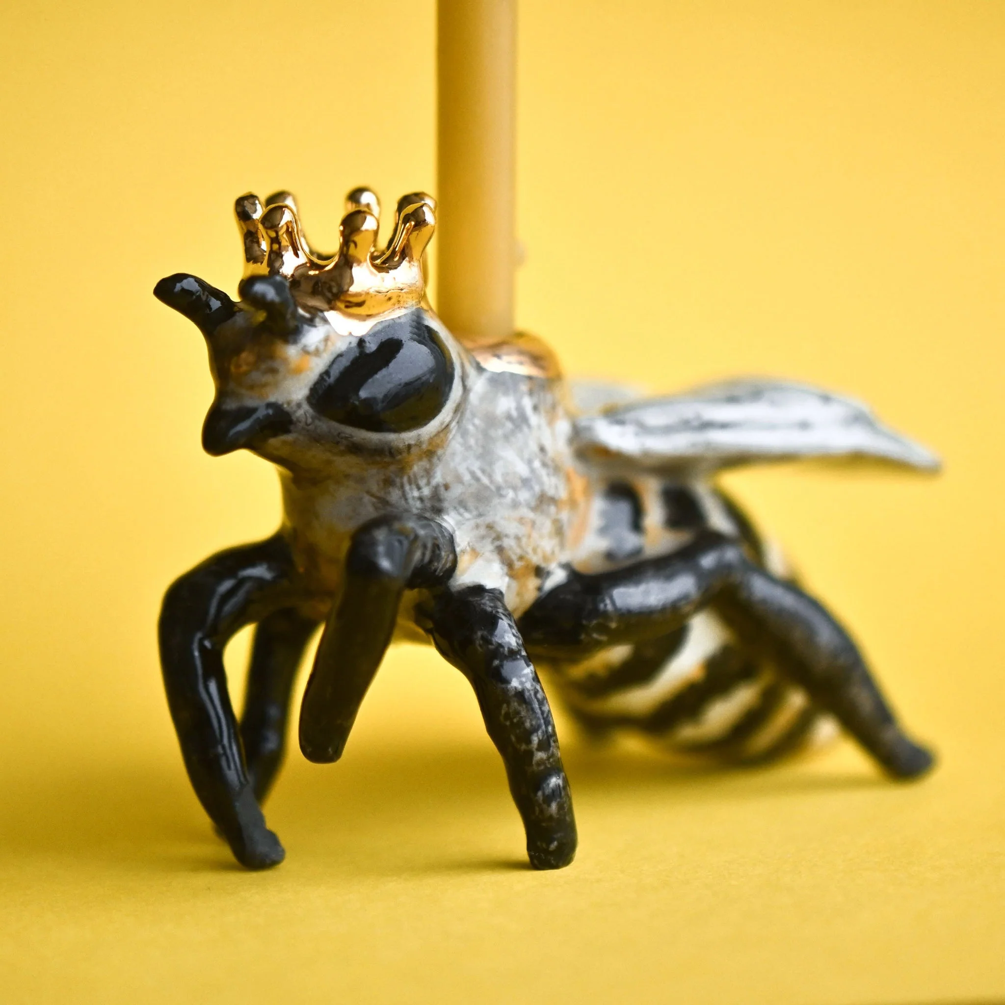 Camp Hollow Queen Bee Cake Topper - Image 6