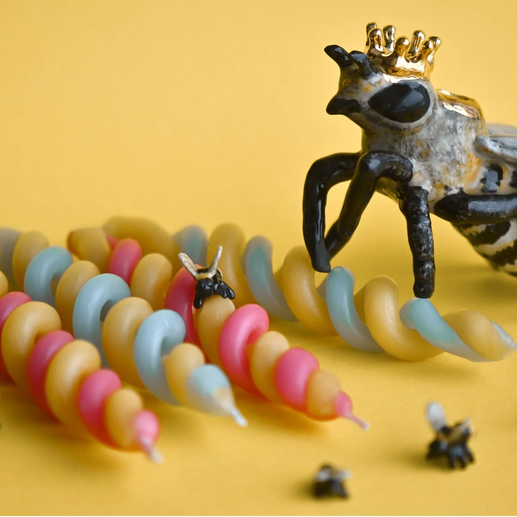 Camp Hollow Queen Bee Cake Topper - Image 7