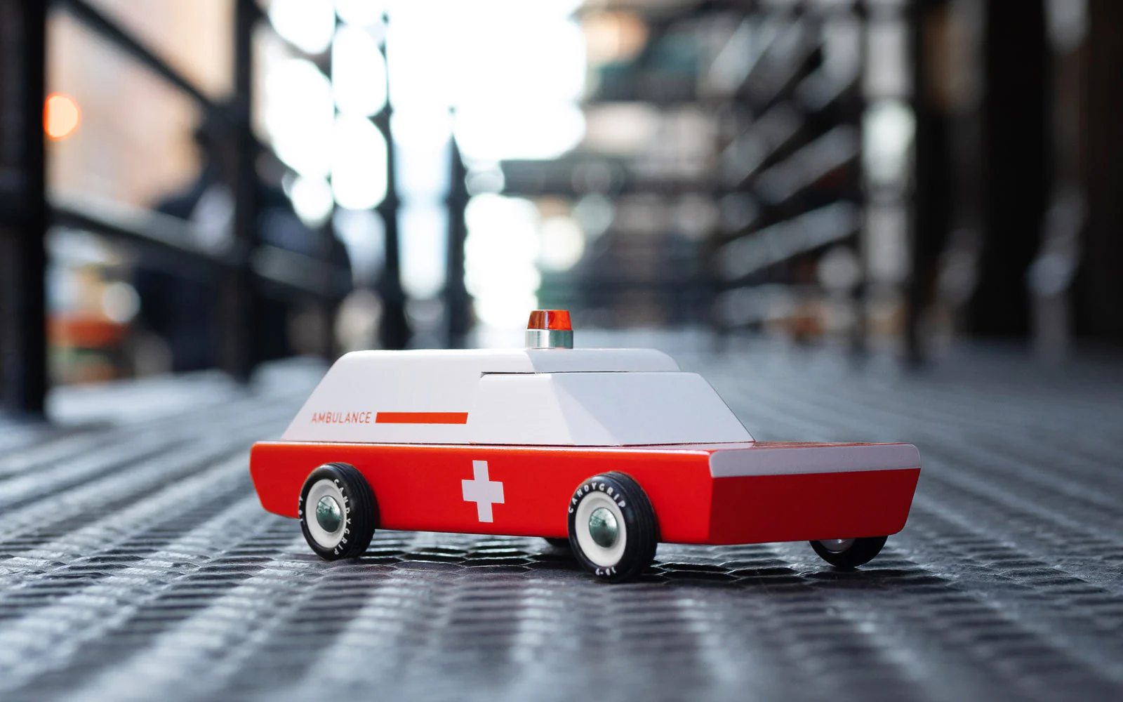 Candylab Ambulance Wagon - Image 5