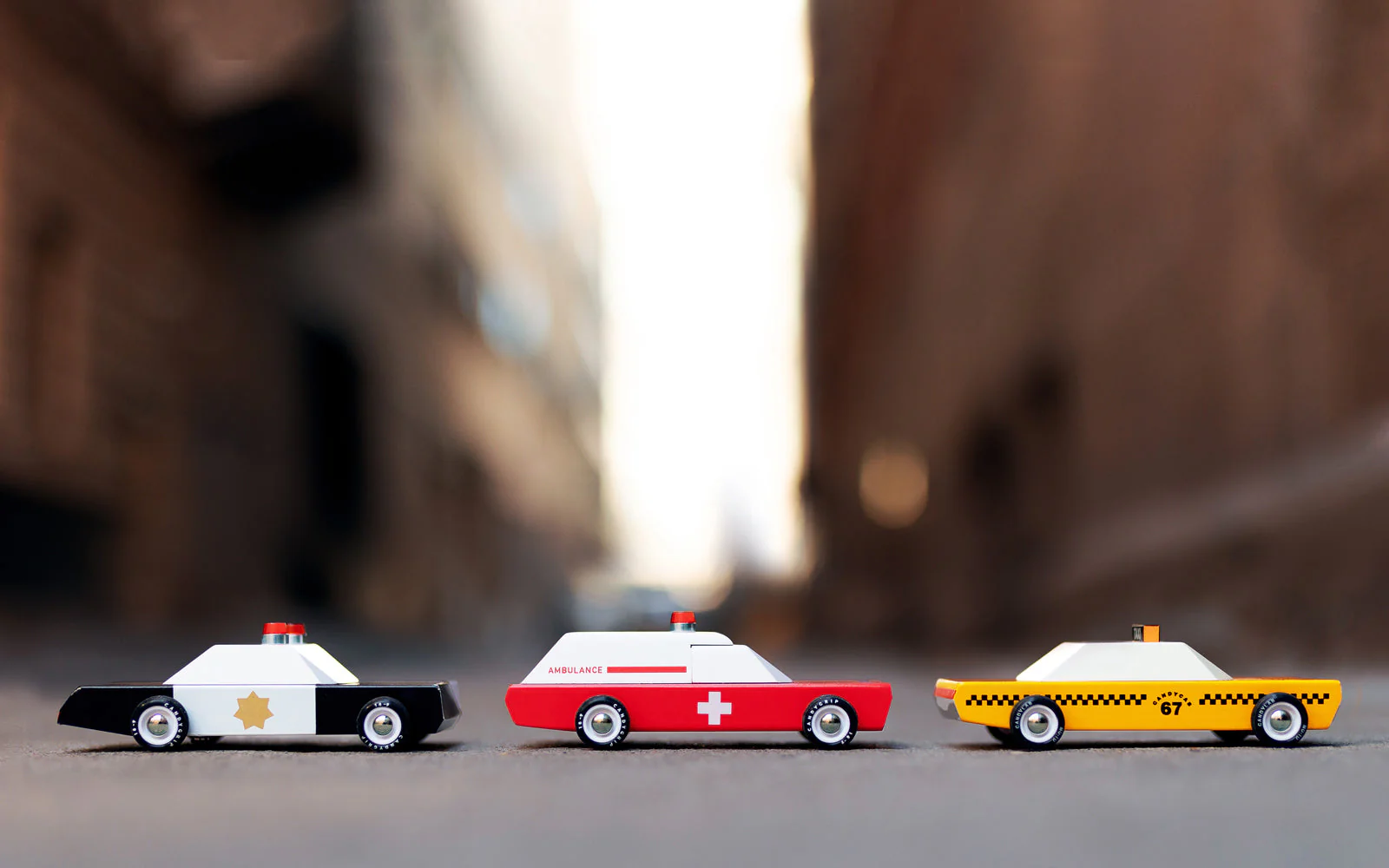 Candylab Ambulance Wagon - Image 8