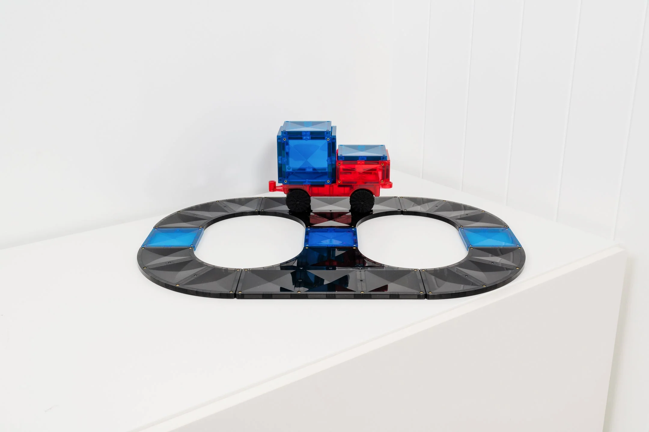 Connetix Magnetic Tiles | Ramps & Intersections (16 pcs) - Image 14