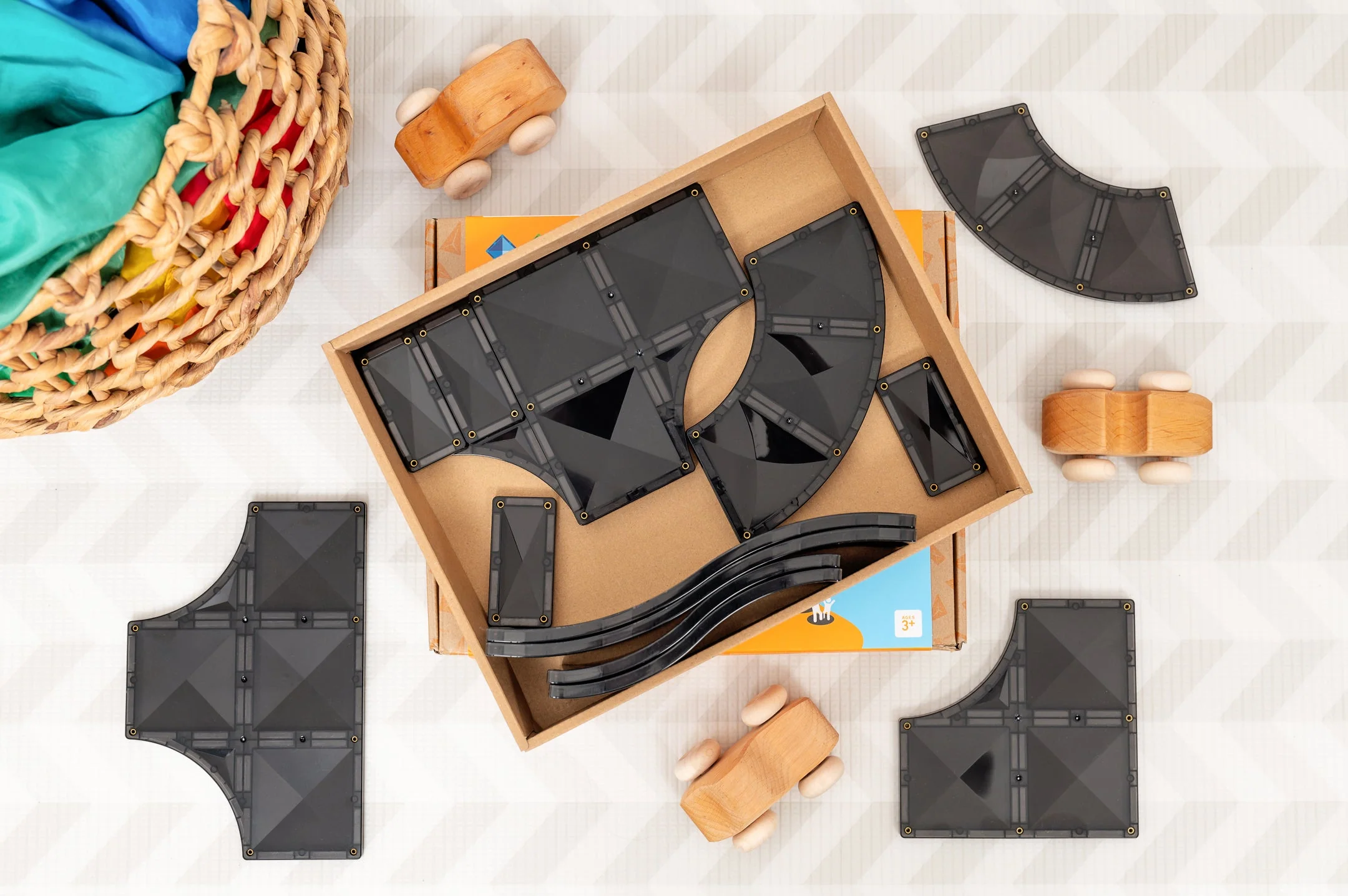 Connetix Magnetic Tiles | Ramps & Intersections (16 pcs) - Image 23
