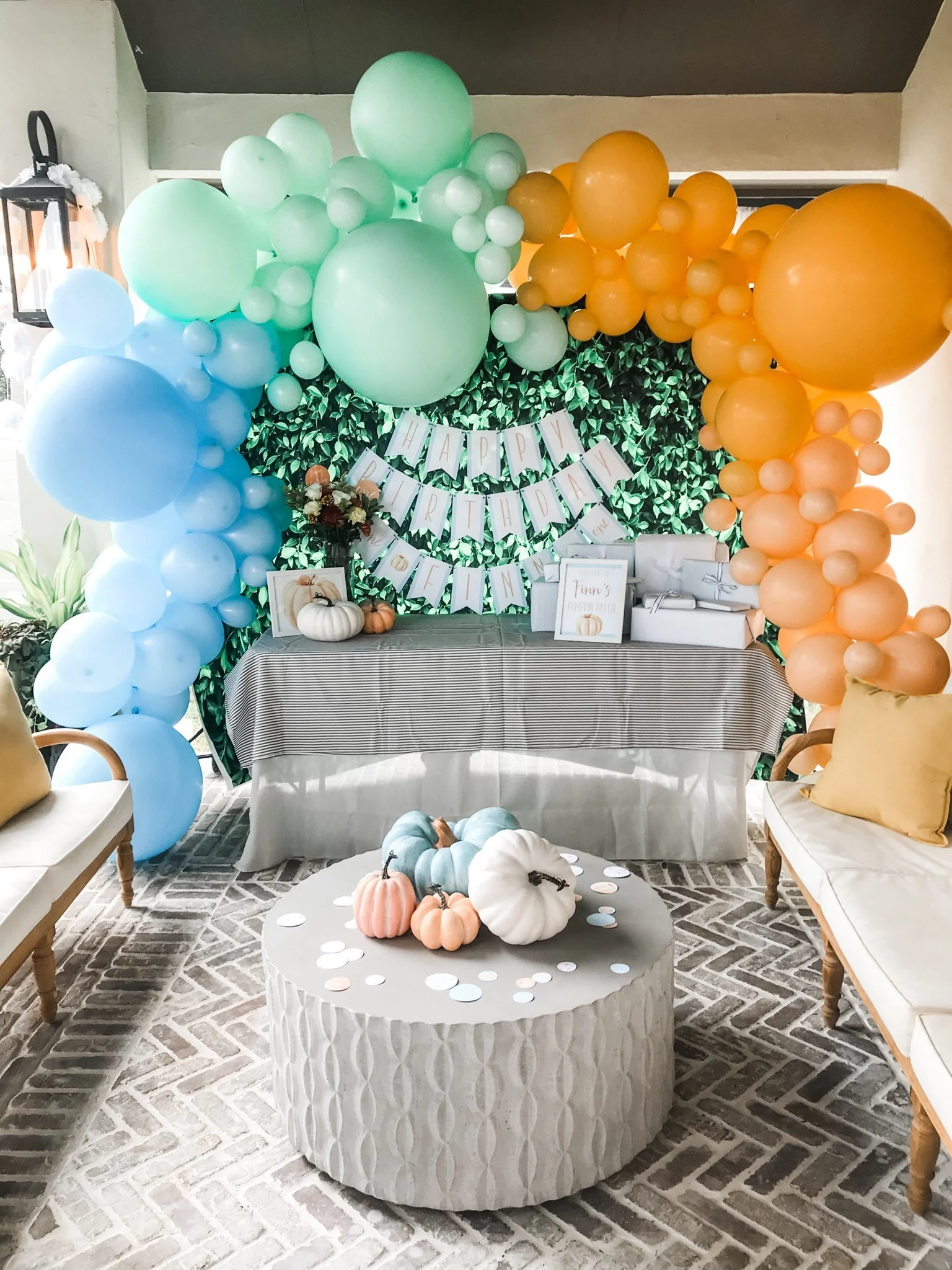 Ellie's Party Supply Green Balloon Garland - Image 4