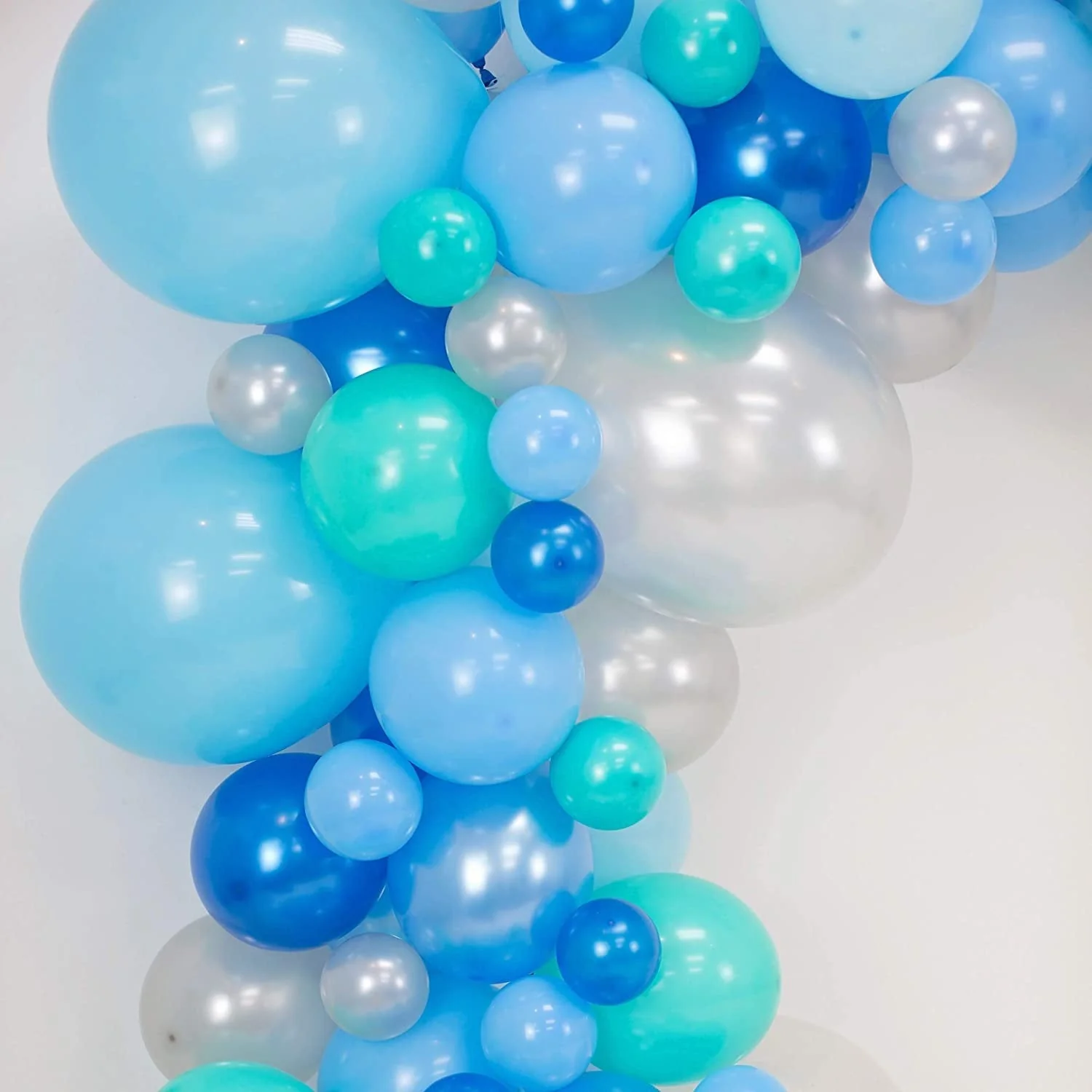 Ellie's Party Supply Underwater Blue Balloon Garland Kit - Image 3