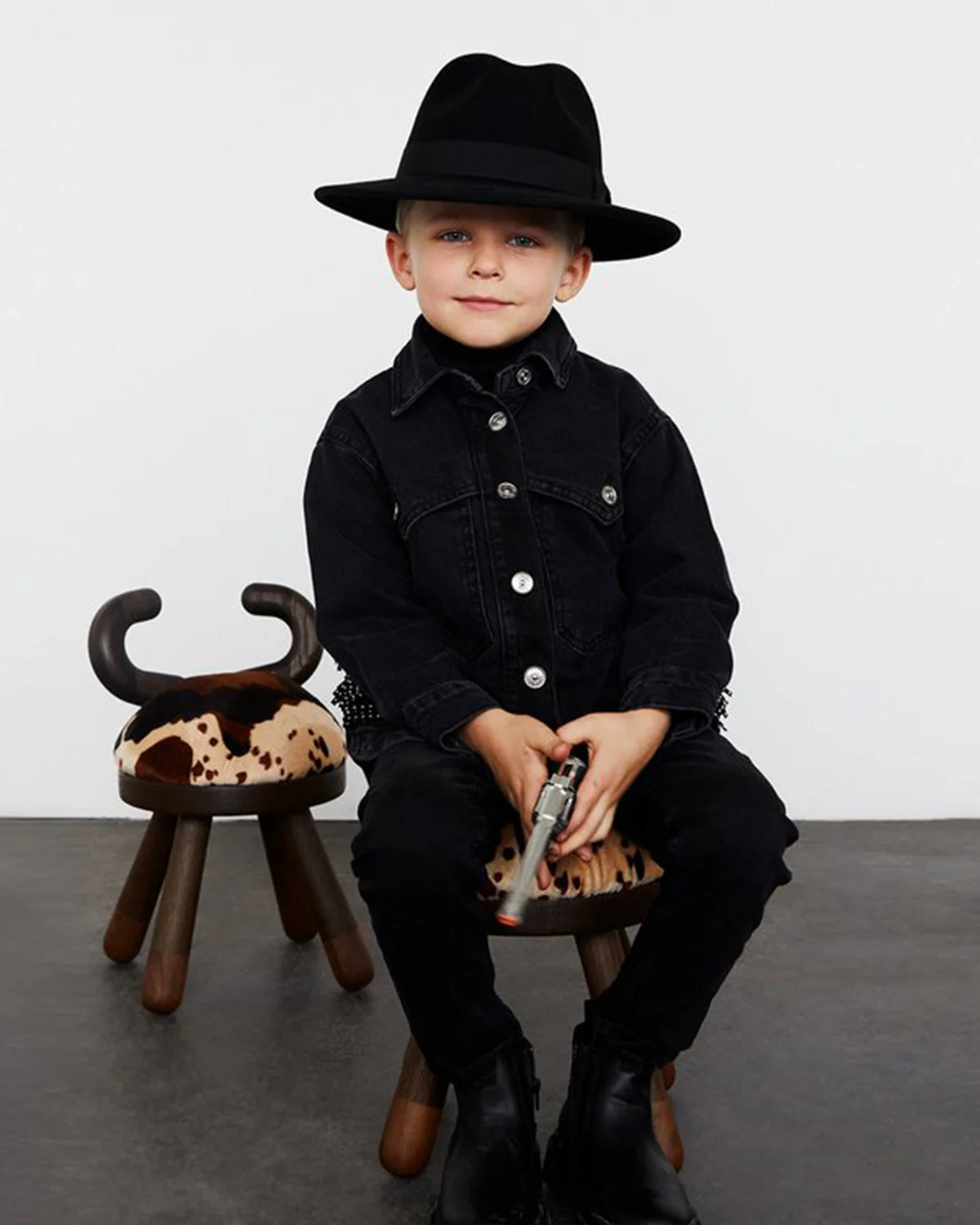 EO Chair COW - Image 4
