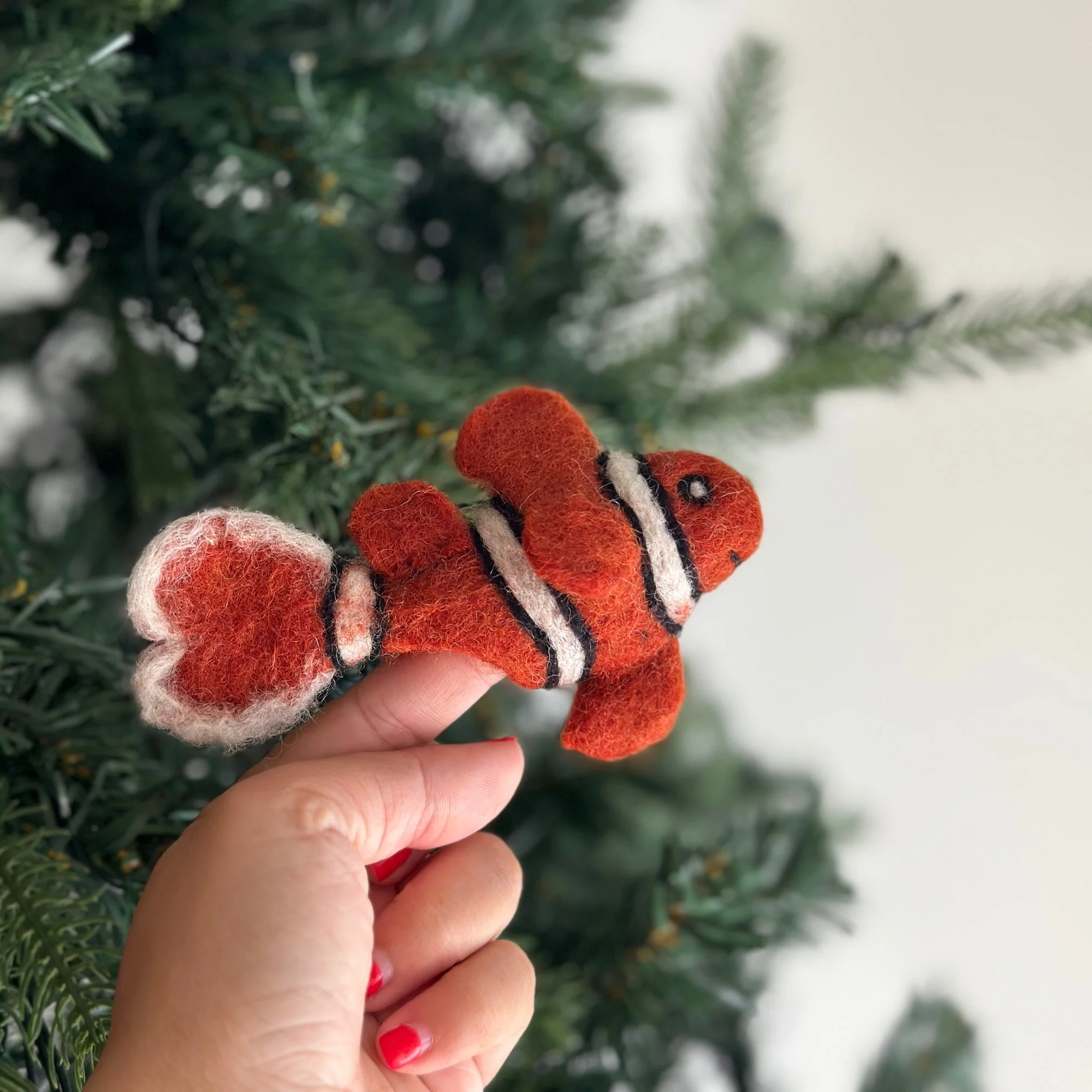 Ganapati Crafts Co. Clown Fish Finger Puppet - Image 3