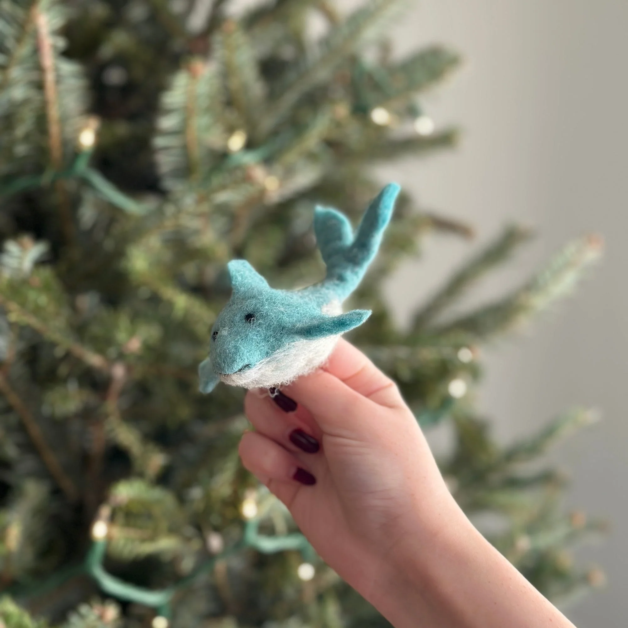 Ganapati Crafts Co. Dolphin Finger Puppet - Image 2