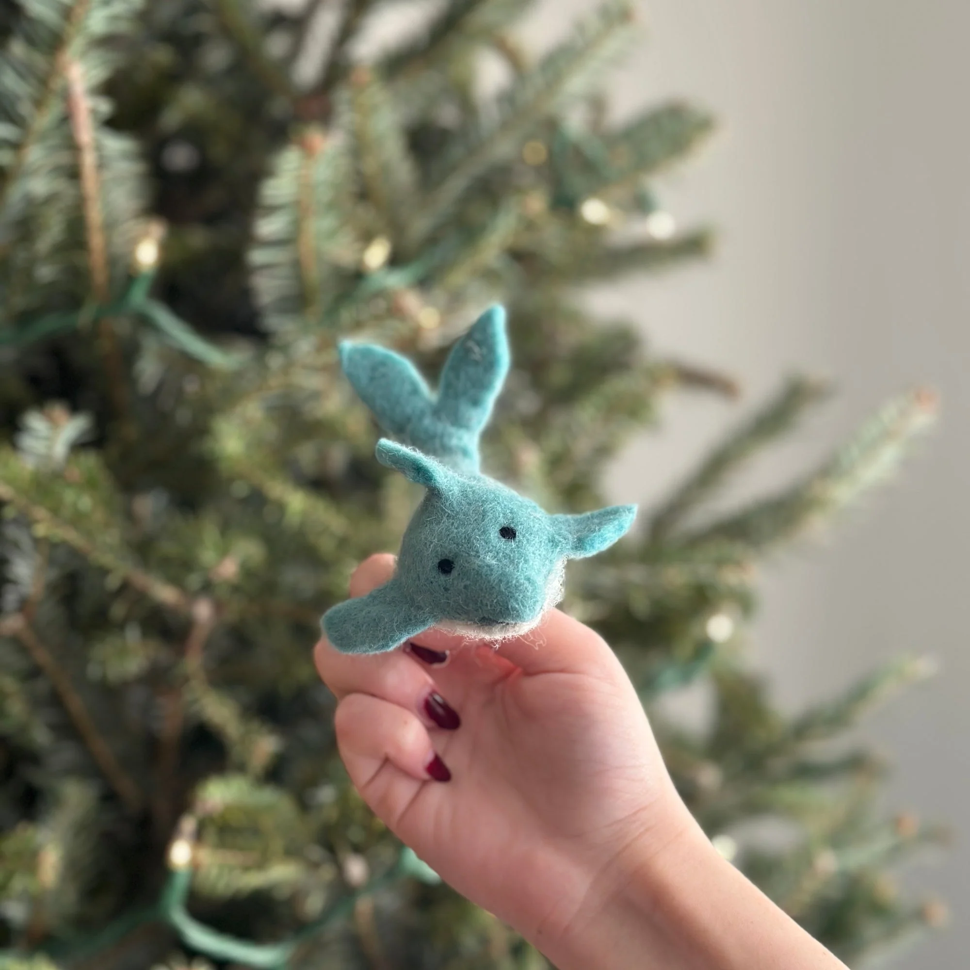 Ganapati Crafts Co. Dolphin Finger Puppet - Image 3