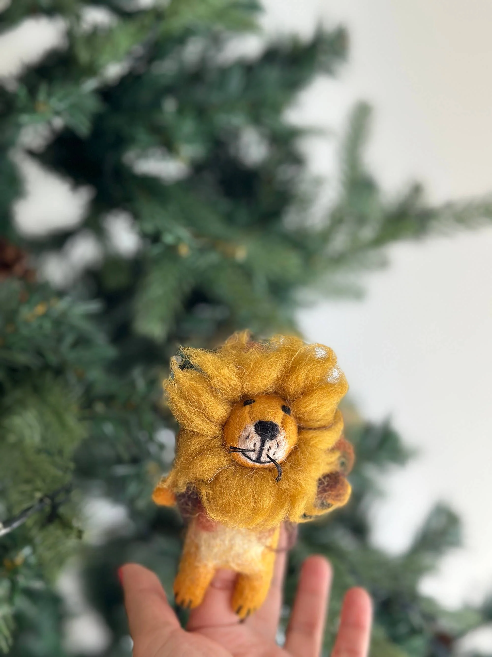 Ganapati Crafts Co. Fluffy Lion Finger Puppet - Image 2