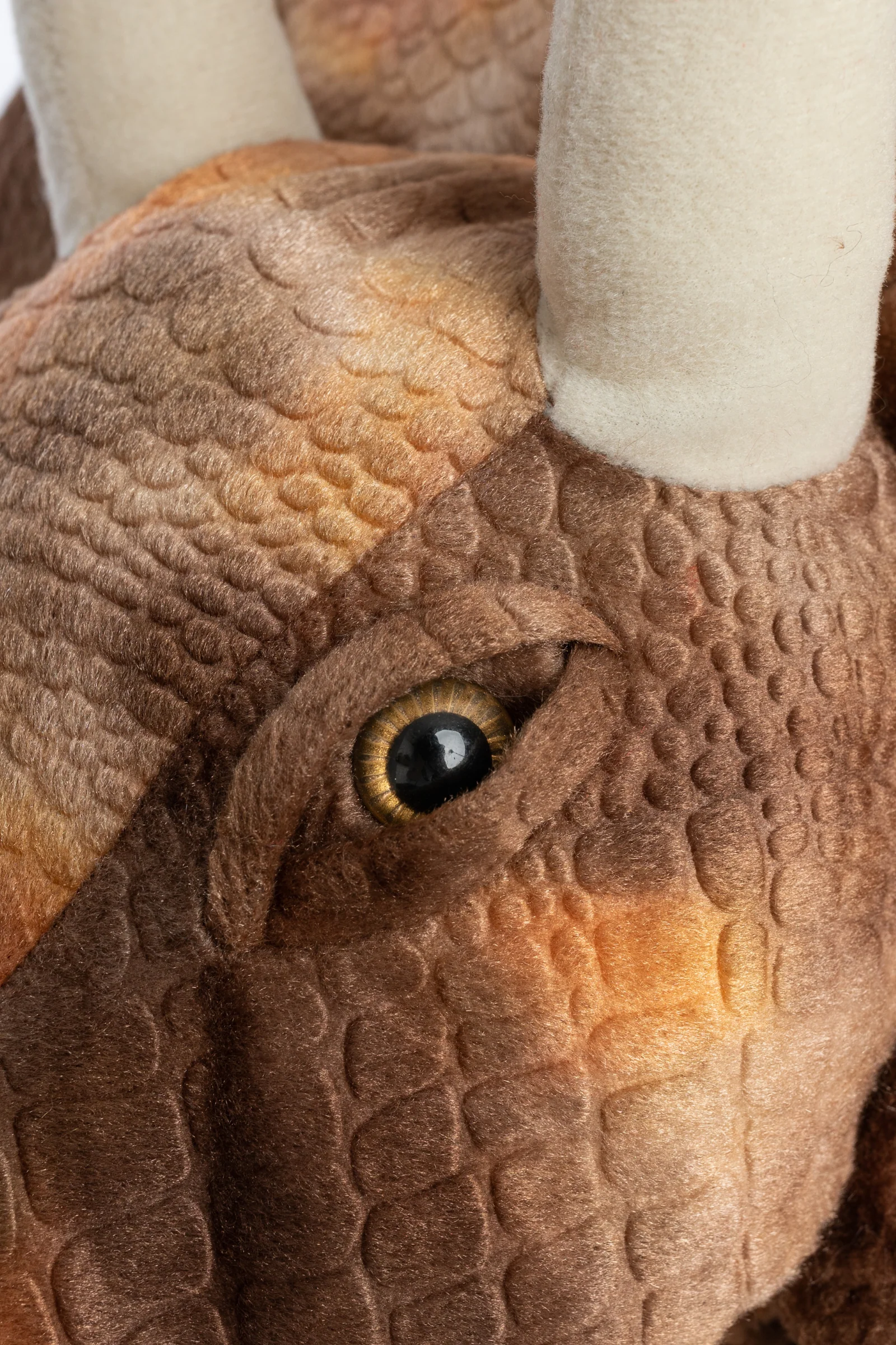 Great Pretenders Grandasaurus Triceratops Cape with Claws - Image 11