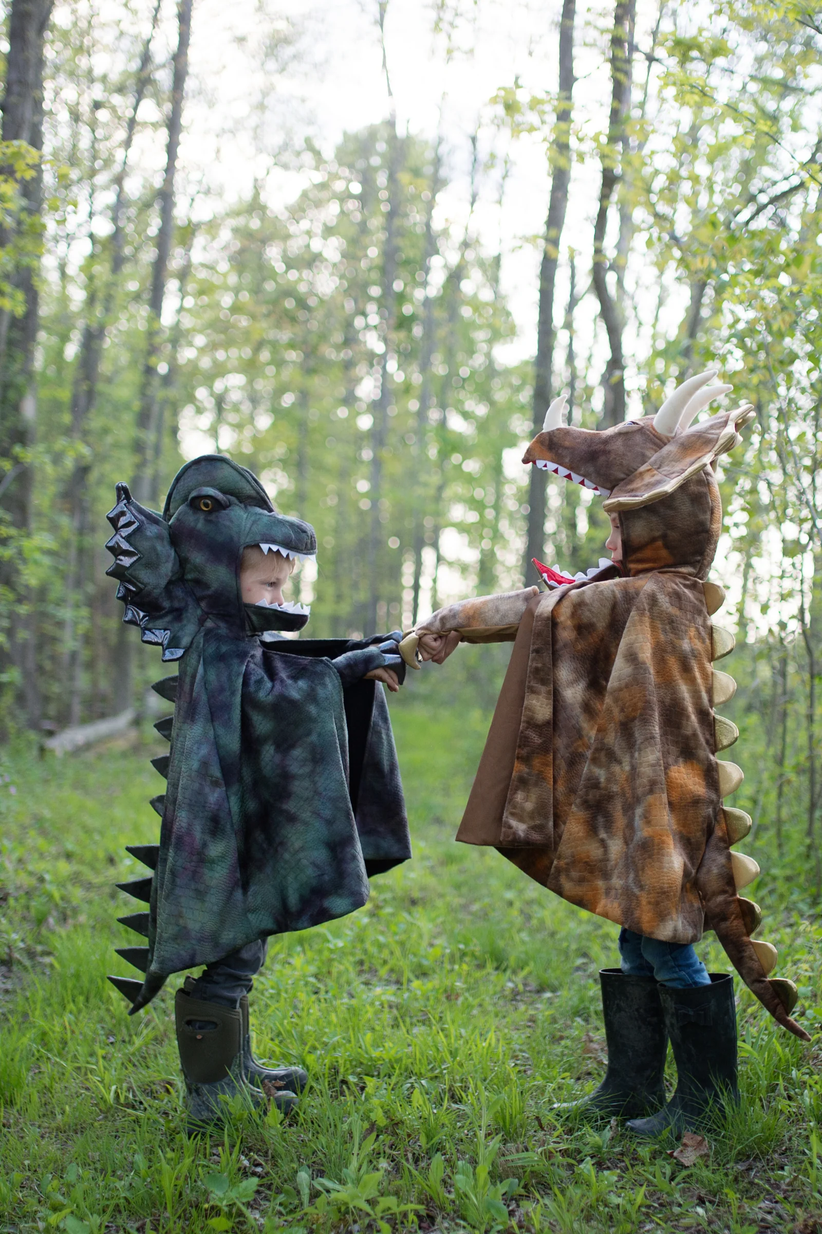 Great Pretenders Grandasaurus Triceratops Cape with Claws - Image 7