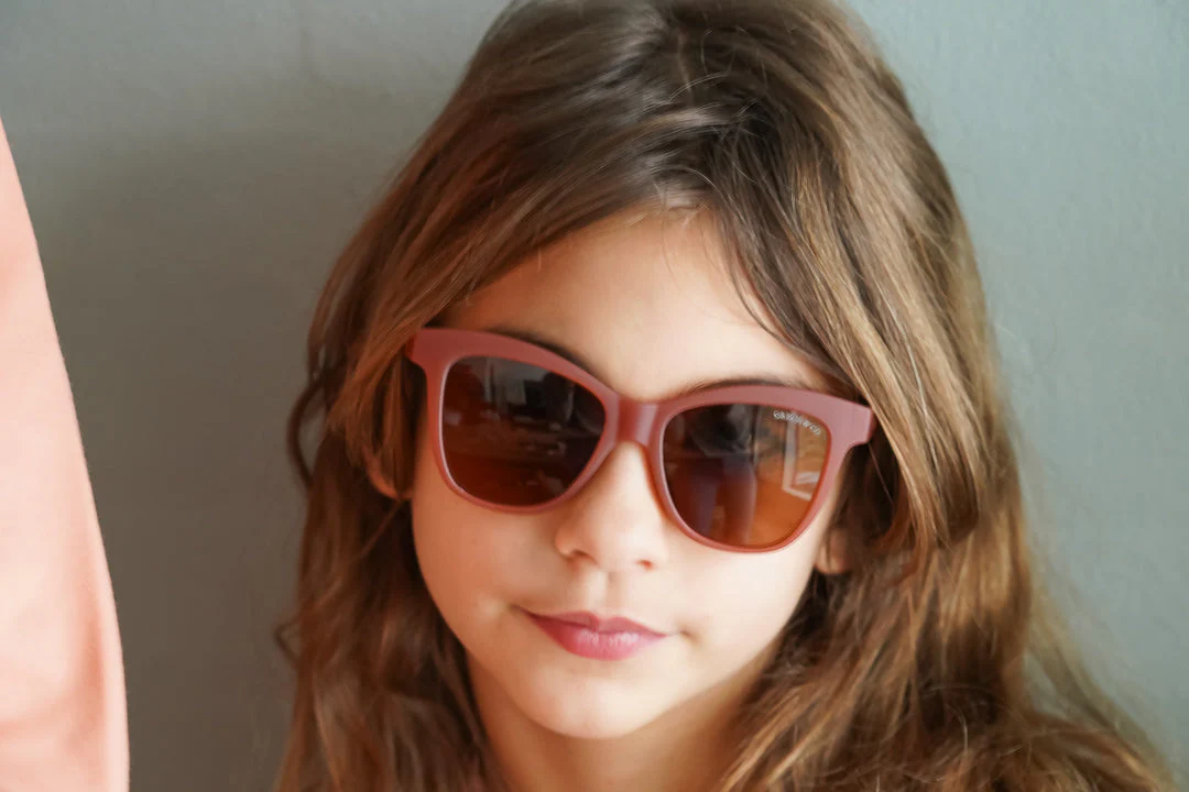 GRECH & CO. Iconic Wayfarer Ombre | Polarized Sunglasses | Child | 3-8 Y - Image 5