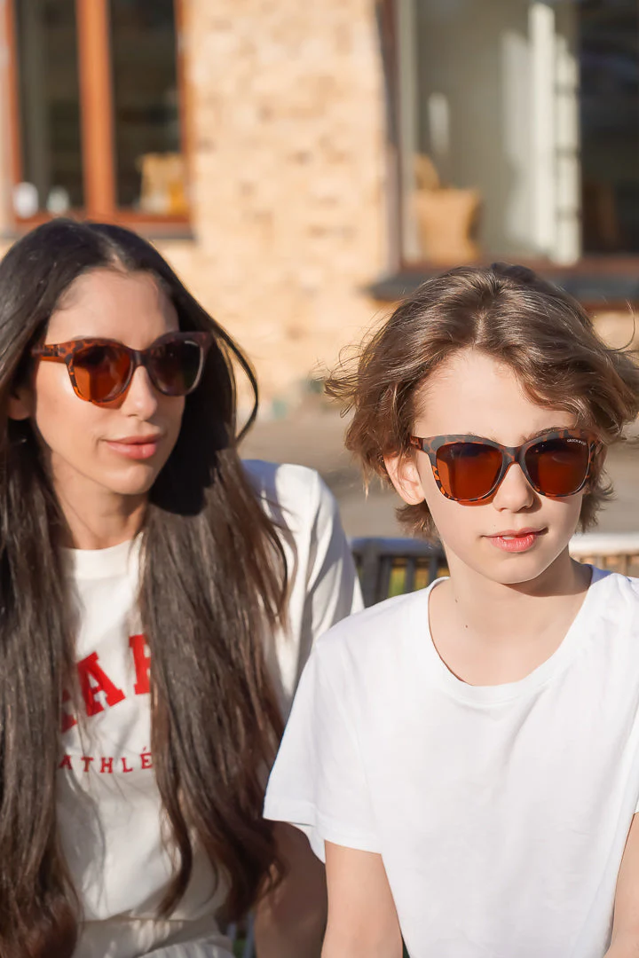 GRECH & CO. Iconic Wayfarer Ombre | Polarized Sunglasses | Teen | 9-14 Y - Image 3