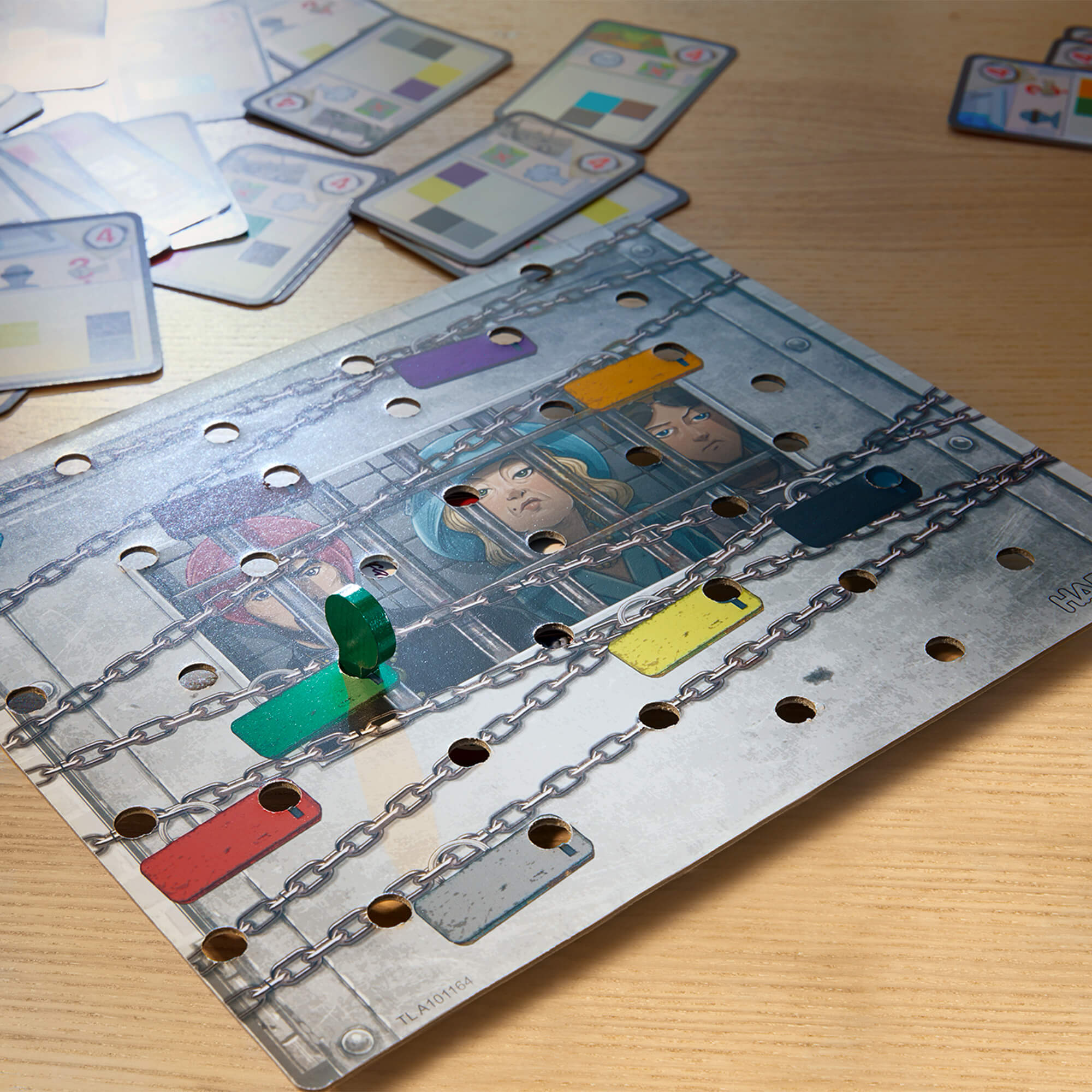 HABA The Key: Murder at the Oakdale Club - Image 2