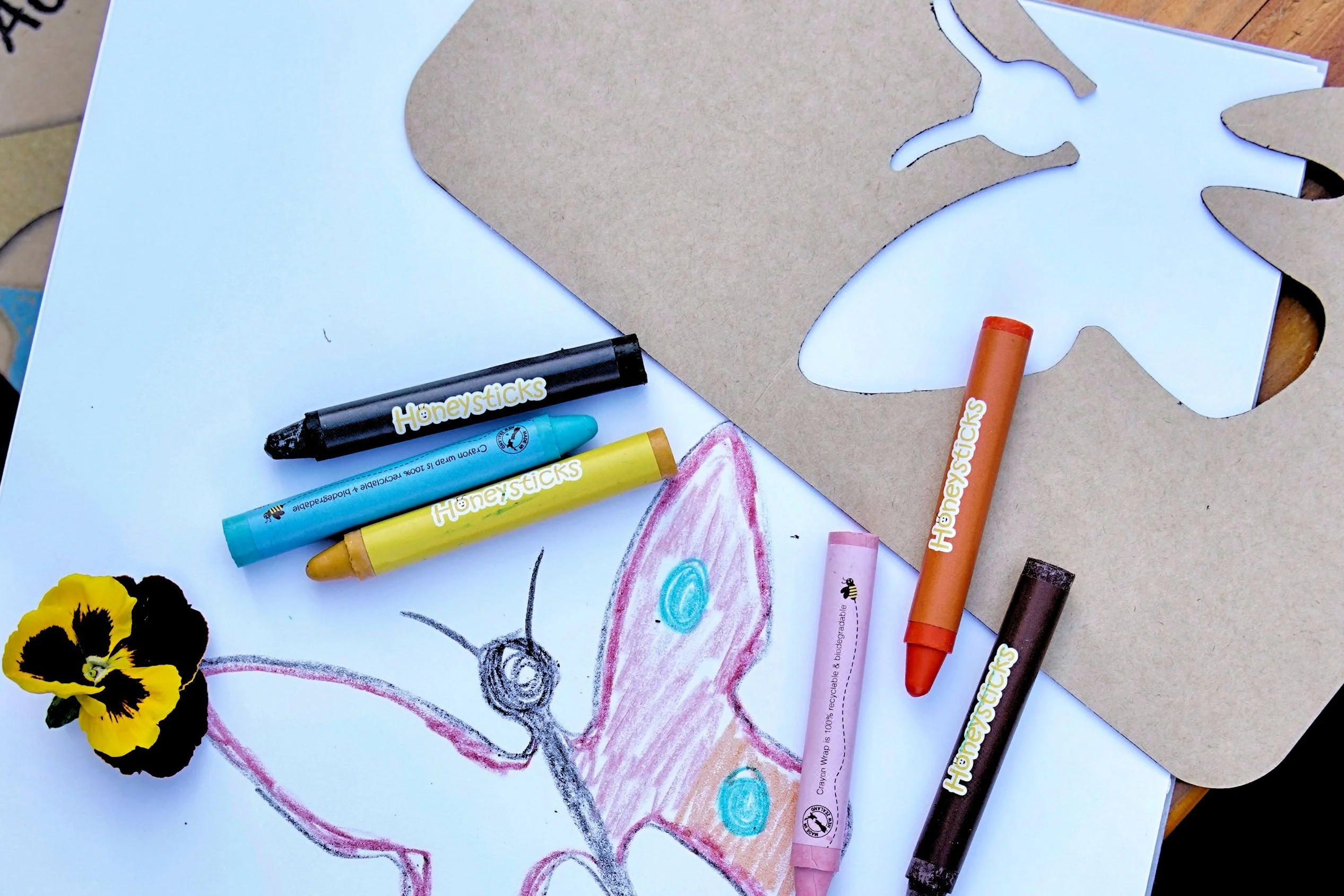 Stencils and Crayons Activity Set - Image 6