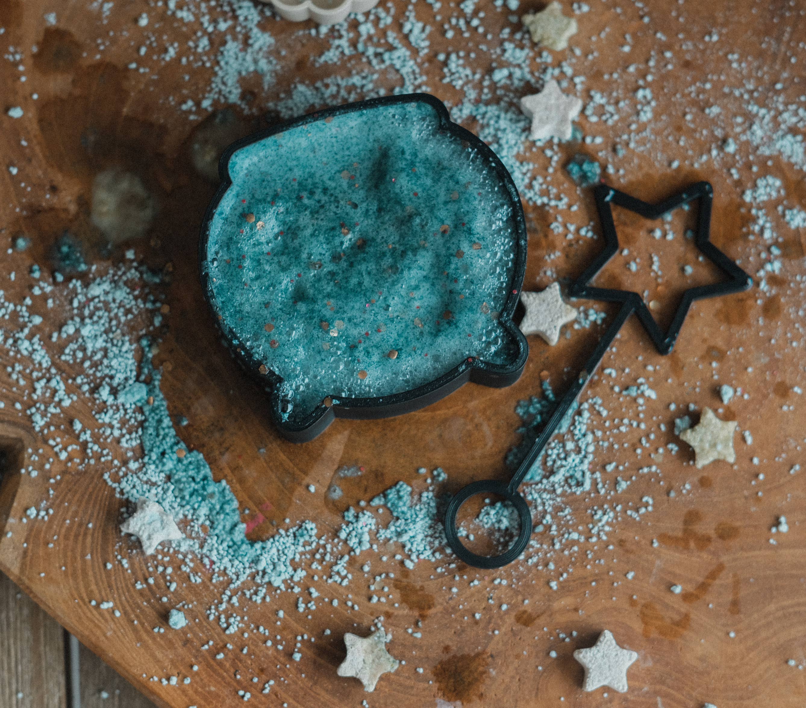 Kinfolk Pantry Halloween Cauldron Sensory Eco Mould - Image 3