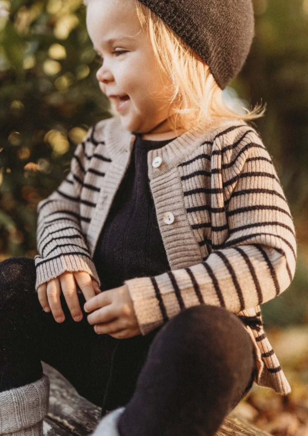 La Petit Lapin Cashmere Cardigan | Black/Beige - Image 2