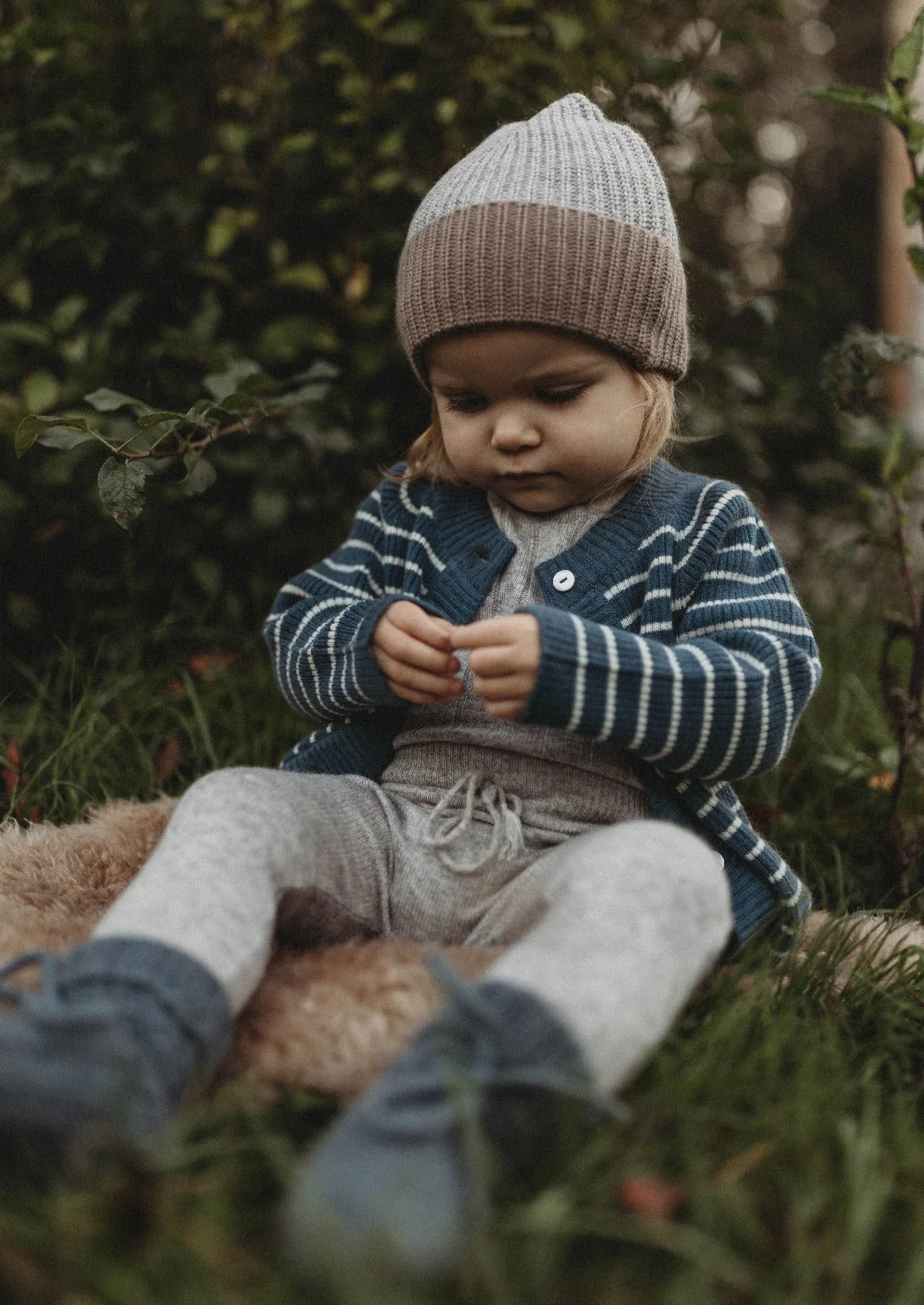 La Petit Lapin Cashmere Cardigan | Navy/Creme - Image 3