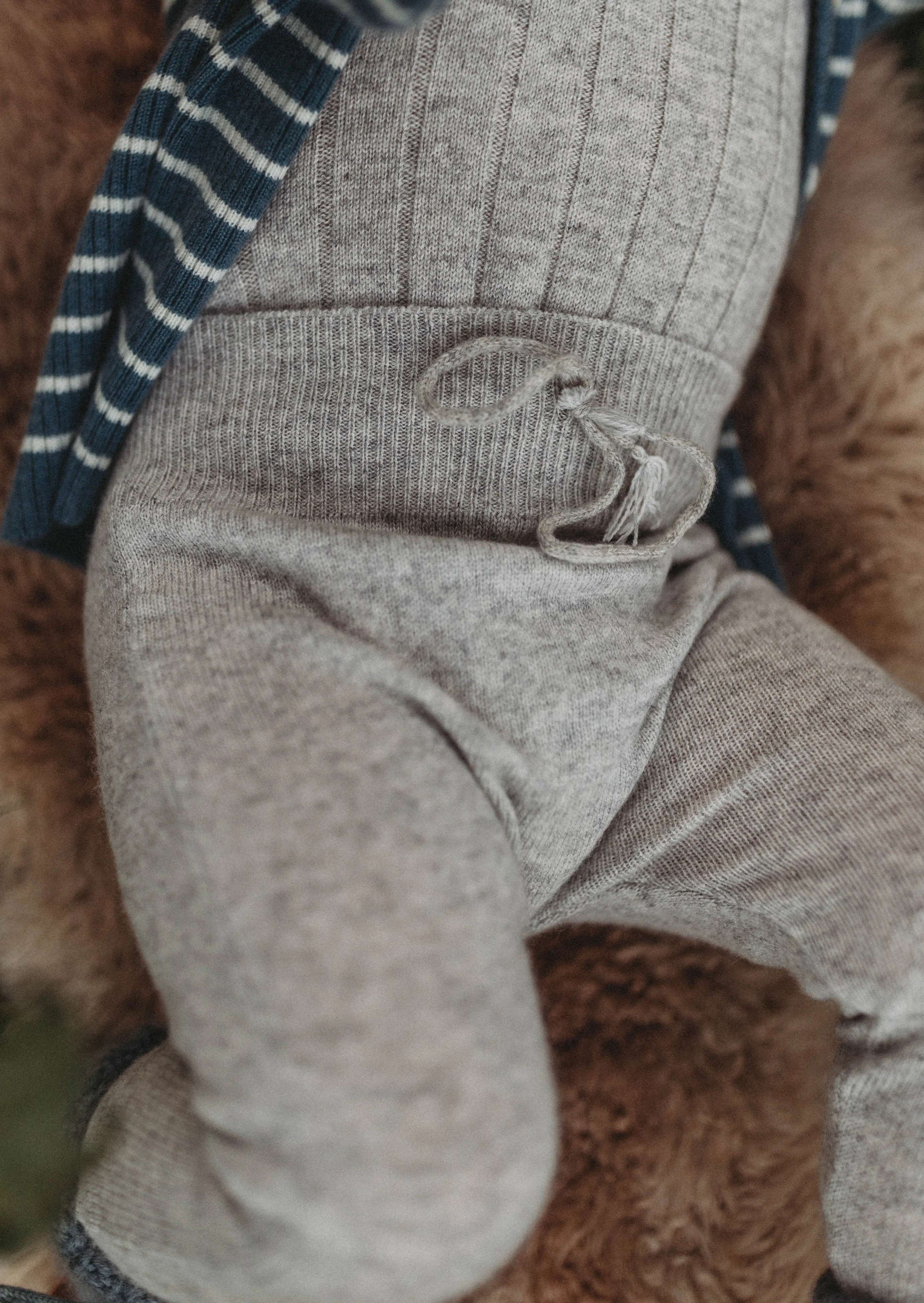 La Petit Lapin Cashmere Footless Leggings | Grey Dawn - Image 7