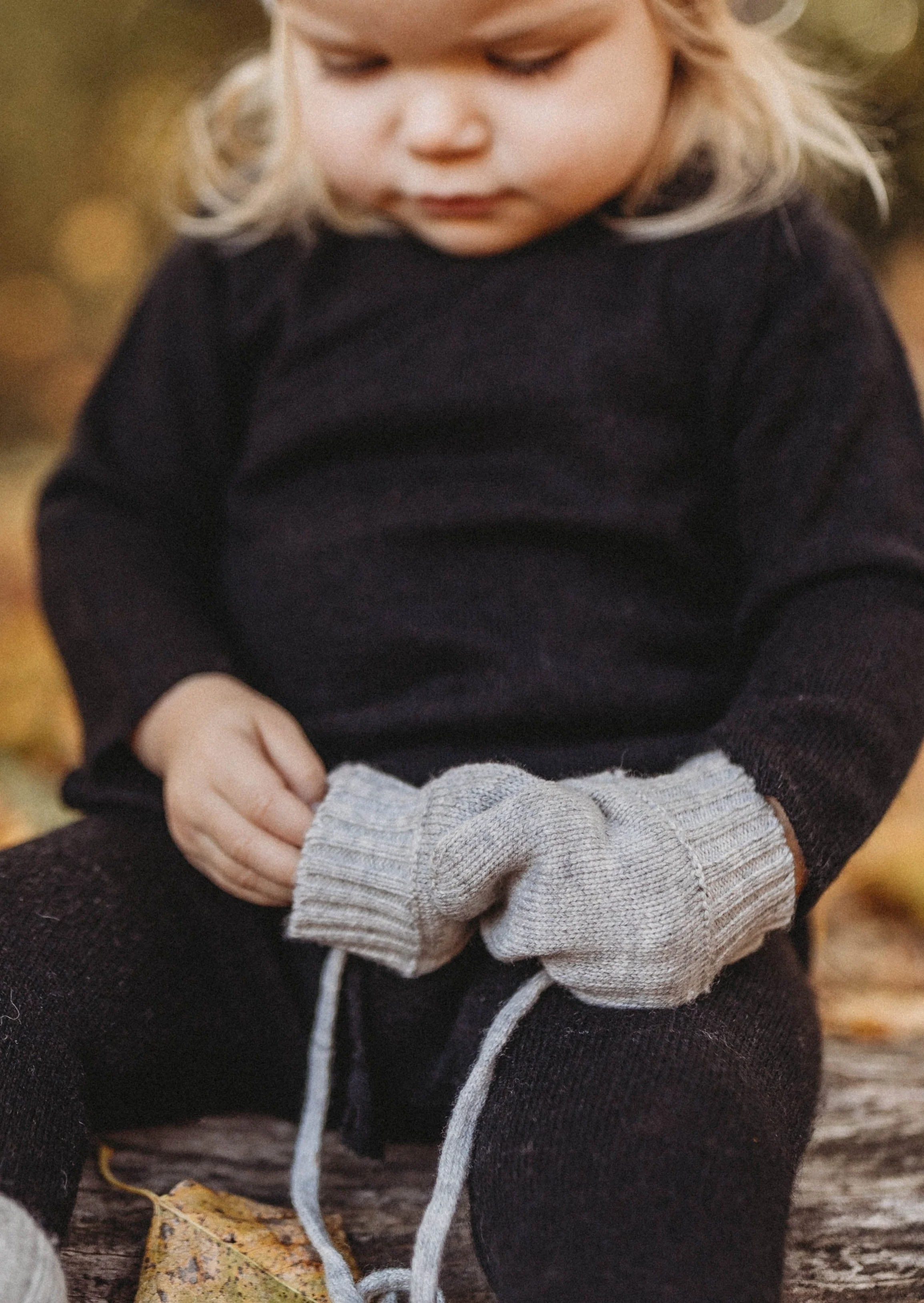 La Petit Lapin Cashmere & Merino Wool Gloves | Grey Merle - Image 3