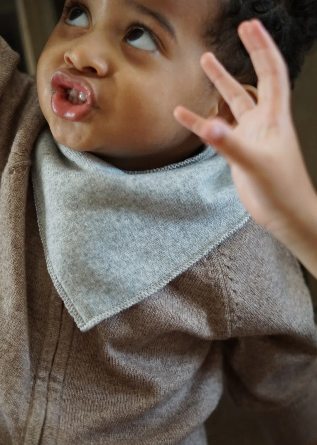 La Petit Lapin Cashmere Triangle Bib Scarf | Gray Melange - Image 3