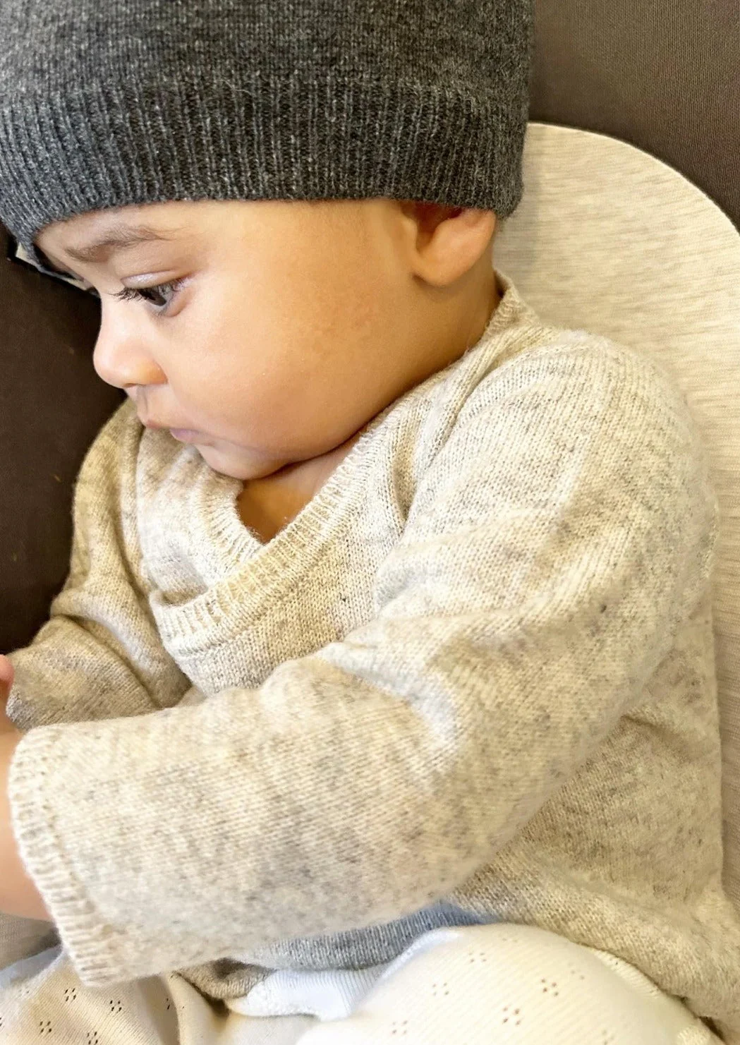 La Petit Lapin Cashmere Wrap Cardigan | Grey Dawn - Image 4