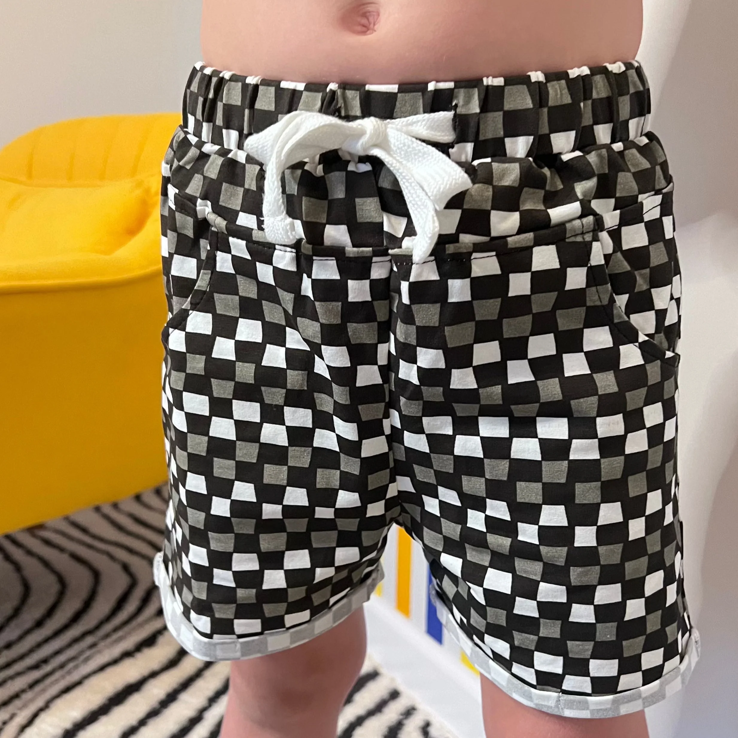 LITTLE RAD THINGS CHECK 'YA LATER SHORTS - BLACK/GREY - Image 4