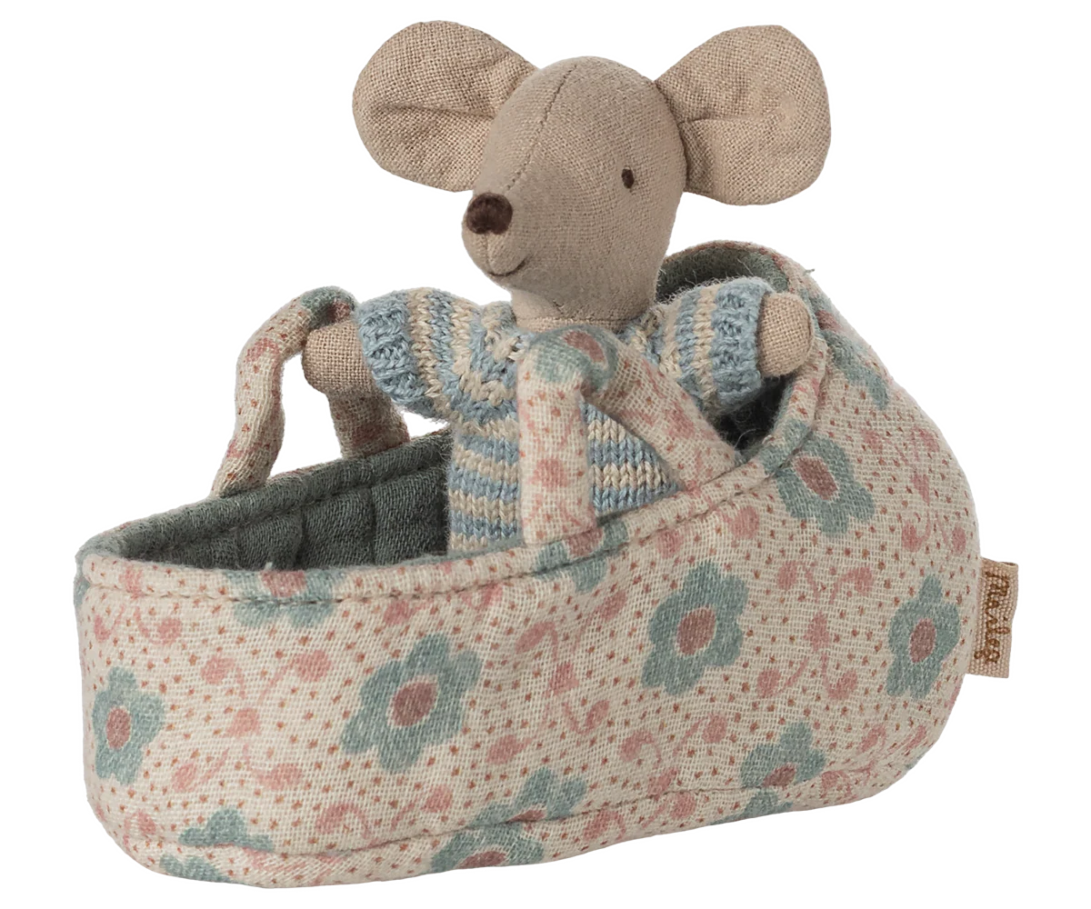 Maileg Baby mouse in carry cot - Blue - Image 3