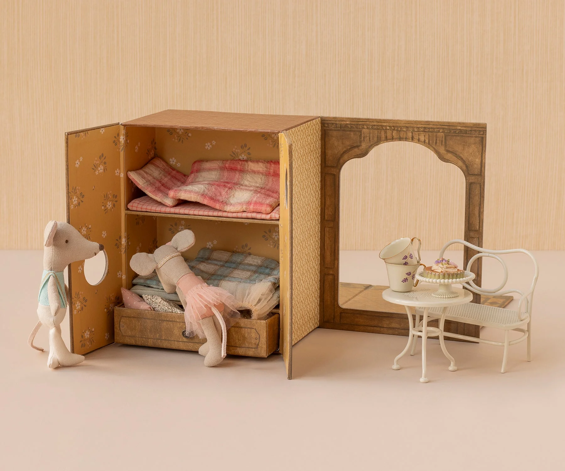 Maileg Ballet mice in dance studio, Little sister and brother - Image 3