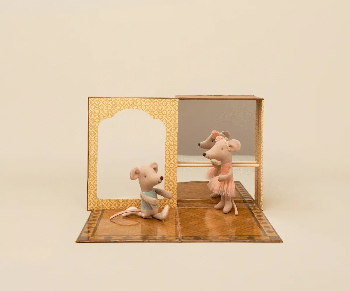 Maileg Ballet mice in dance studio, Little sister and brother - Image 4