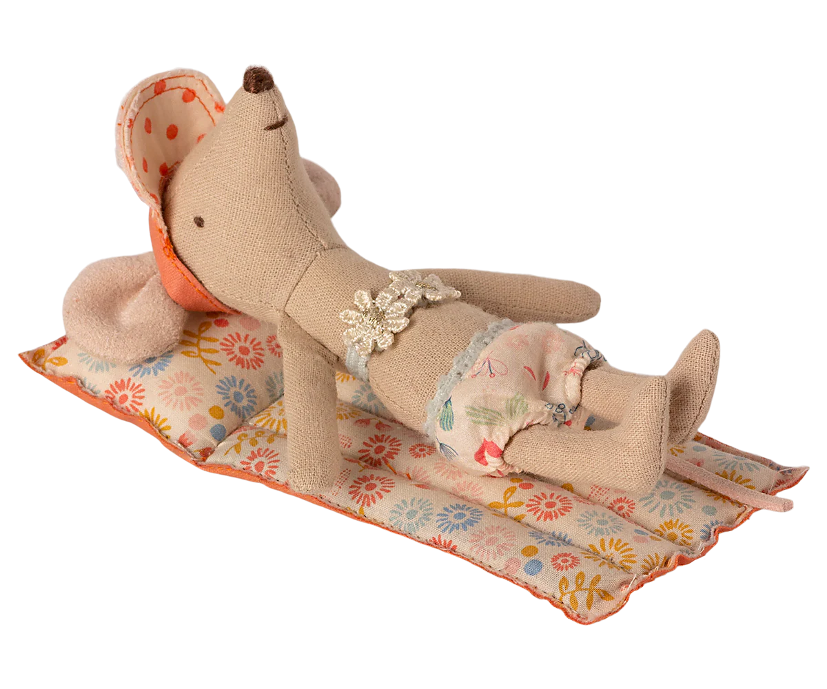 Maileg Beach Float, Mouse - Flower - Image 4