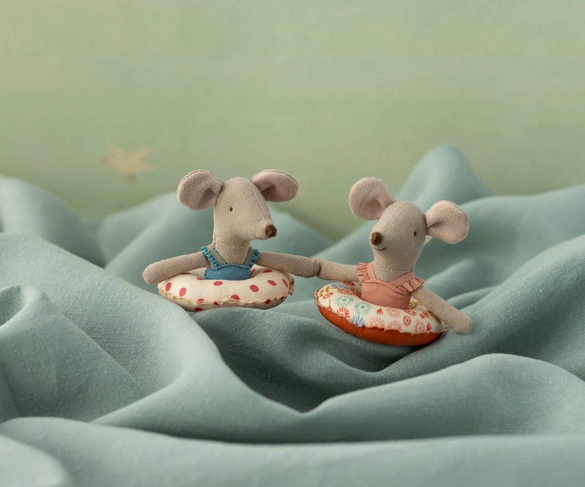 Maileg Beach mouse with float, Little sister - Red dot - Image 2