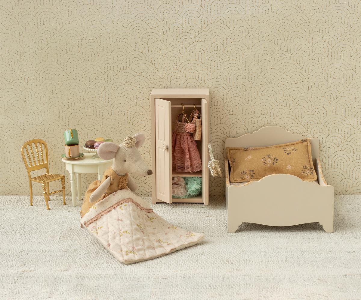 Maileg Gold Chair, Mouse - Image 5