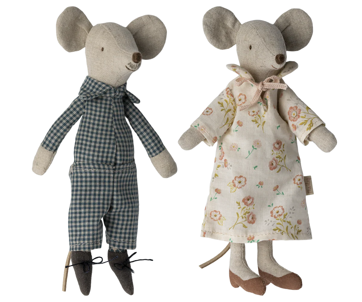 Maileg Grandma & Grandpa Mice in Cigarbox - Image 7