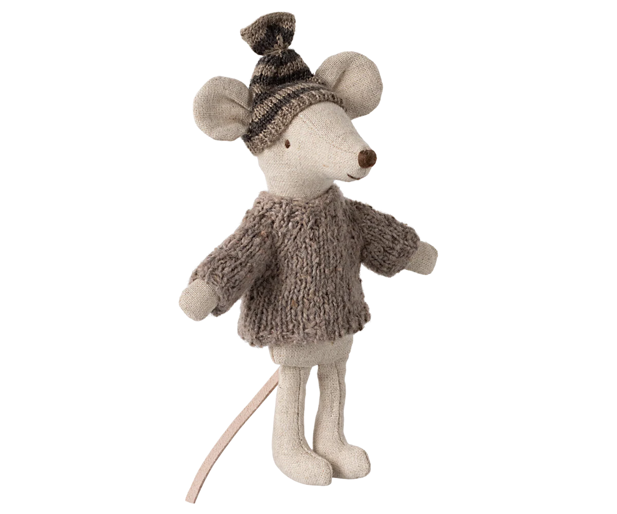 Maileg Knitted sweater and hat, Big brother mouse - Image 3