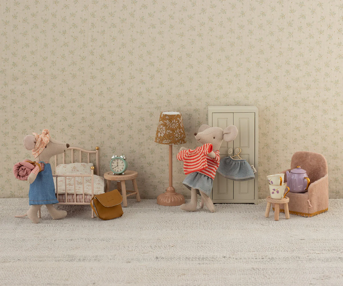 Maileg Knitted sweater and skirt, Big sister mouse - Image 2