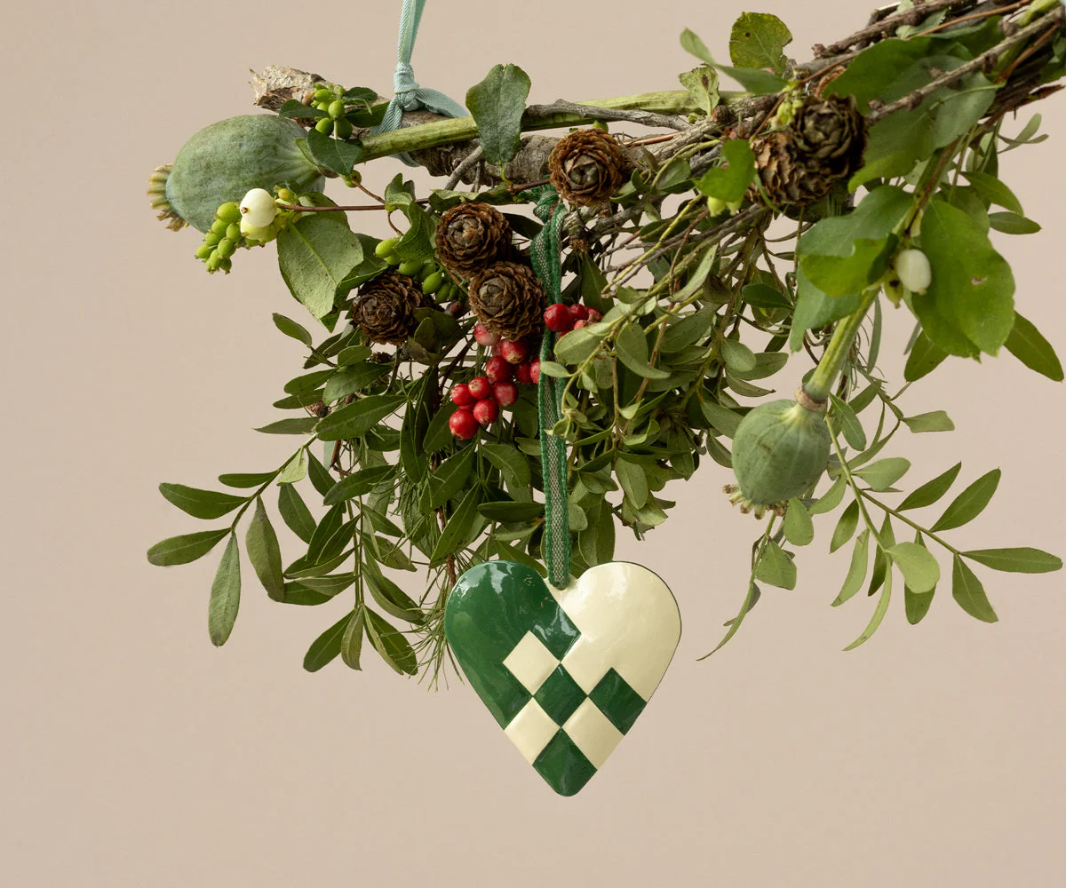 Maileg Metal ornament, Small heart - Dark green - Image 2