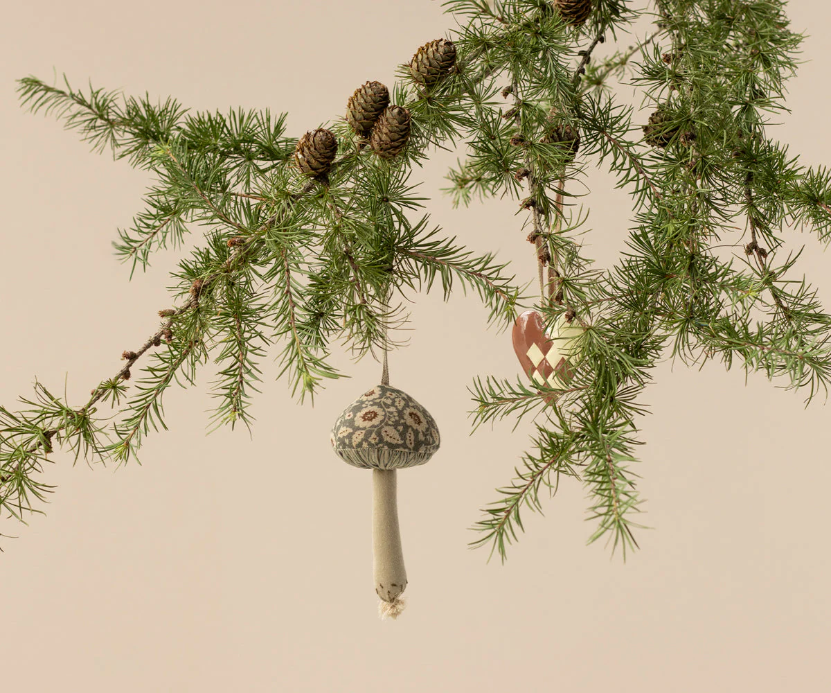 Maileg Mushroom ornament, Winter flower - Green - Image 2