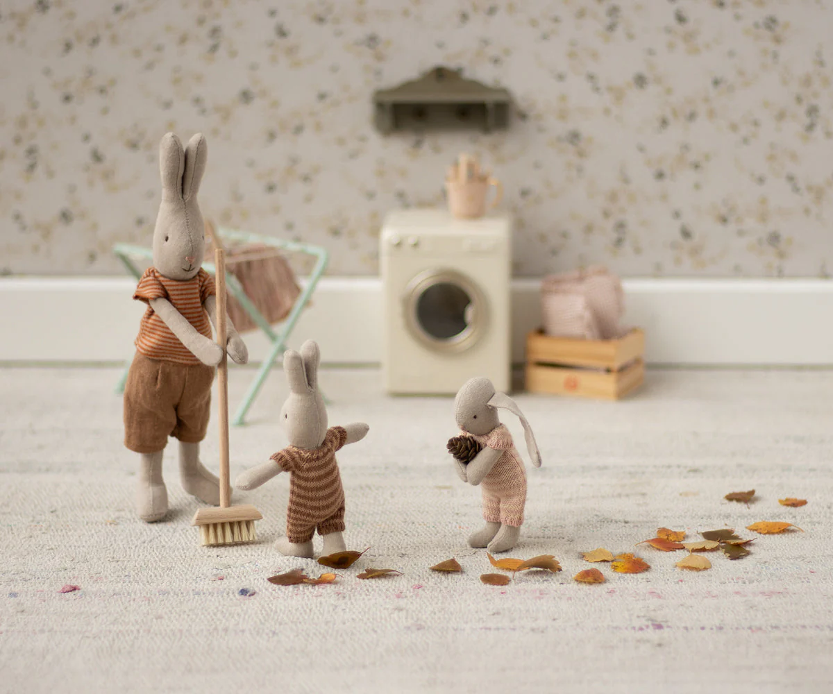 Maileg Rabbit, Micro - Maroon - Image 3