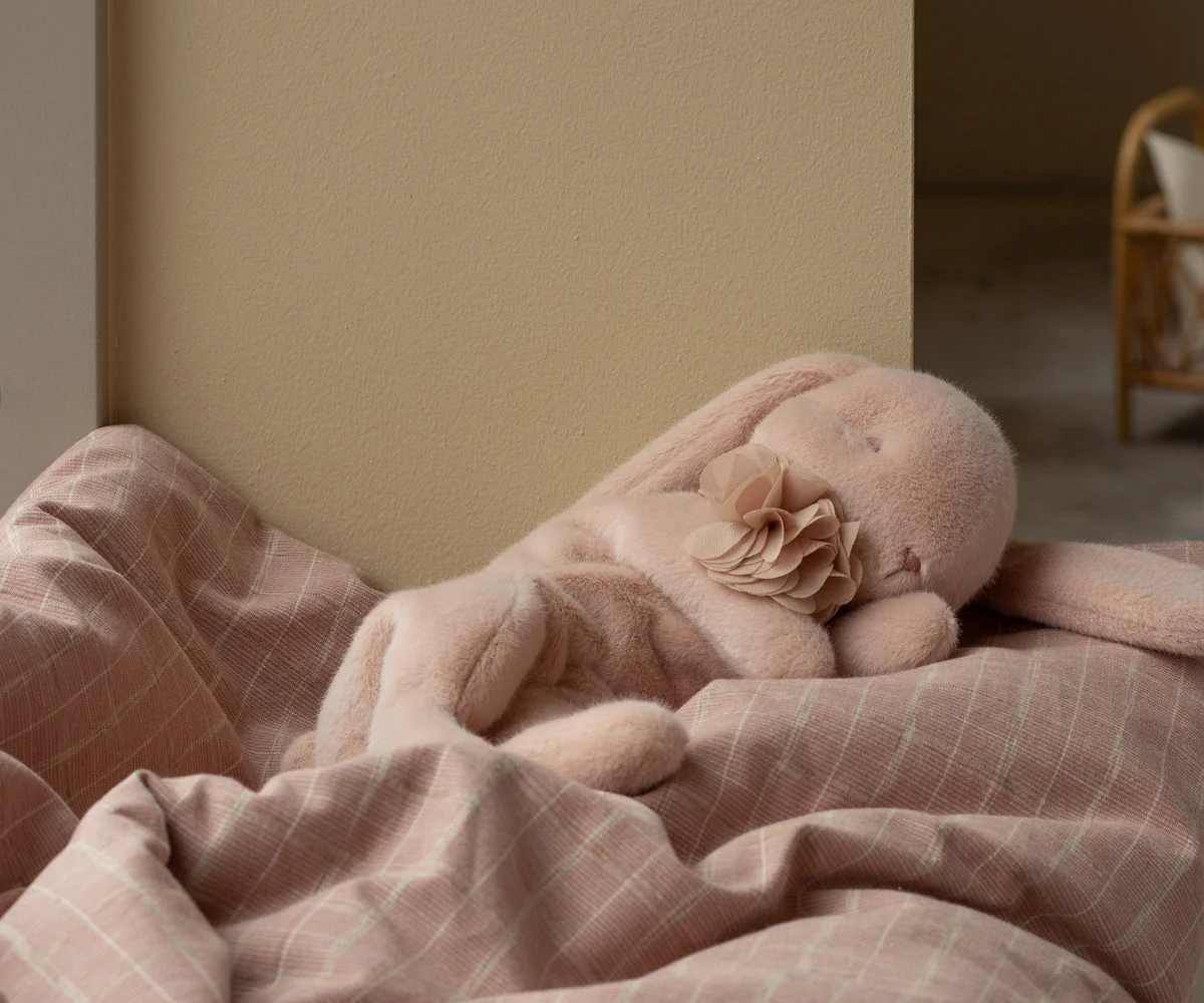 Maileg Sleeping bunny plush, Small - Powder - Image 2