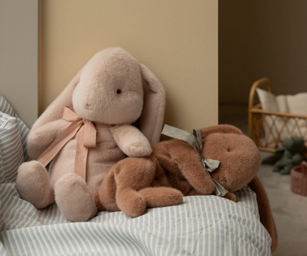 Maileg Sleeping bunny plush, Small - Soft brown - Image 2
