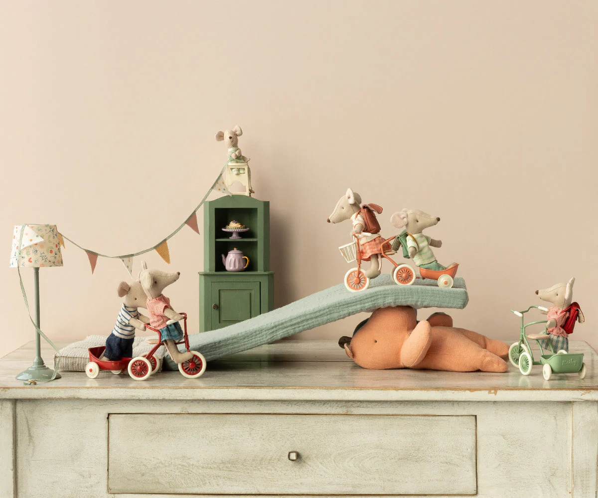 Maileg Tricycle Mouse, Big Sister - Coral - Image 3