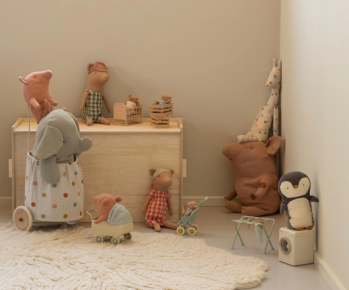 Maileg Truffle pig, Big - Vintage rose - Image 4