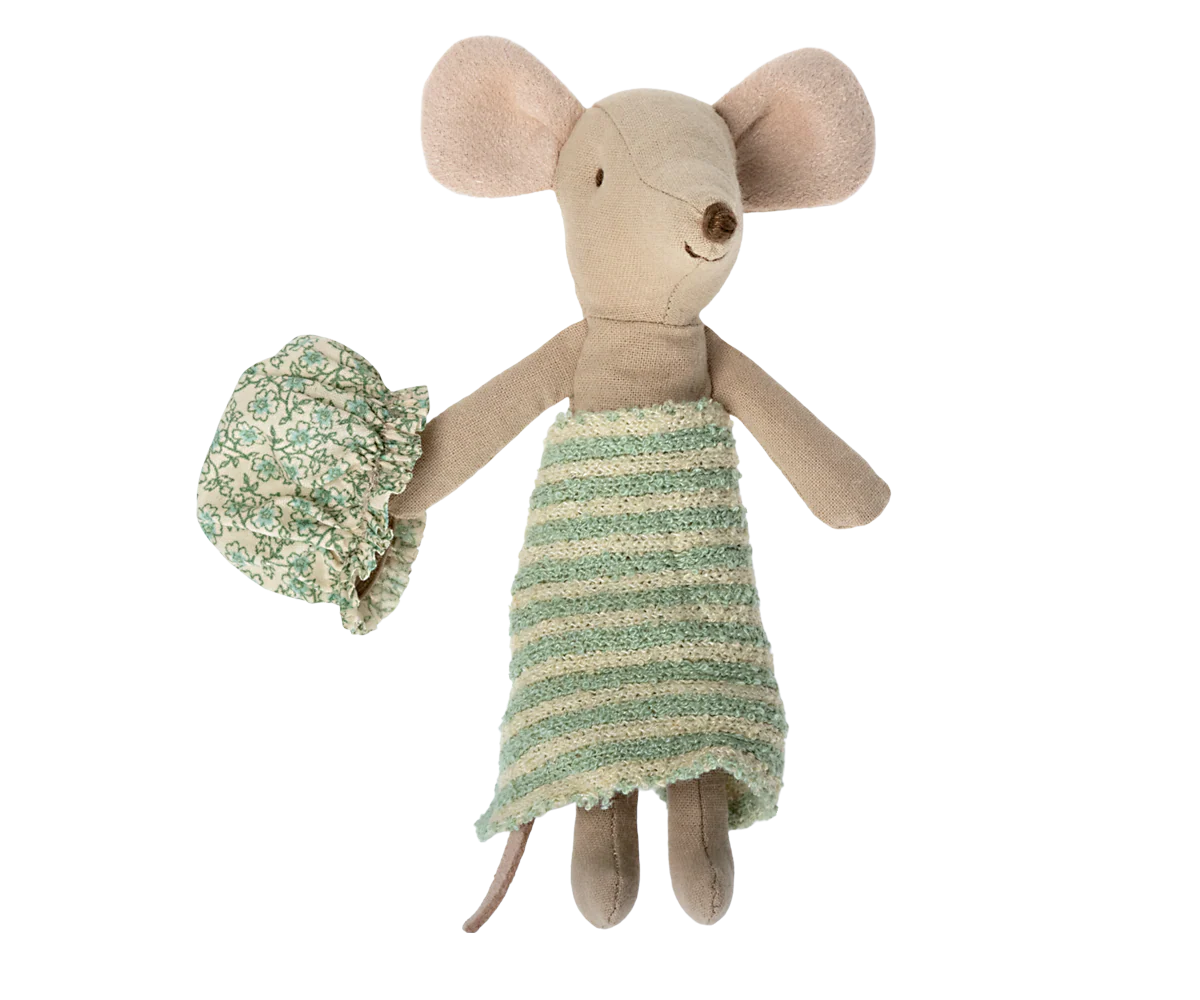 Maileg Wellness Mouse, Big Sister - Mint - Image 4