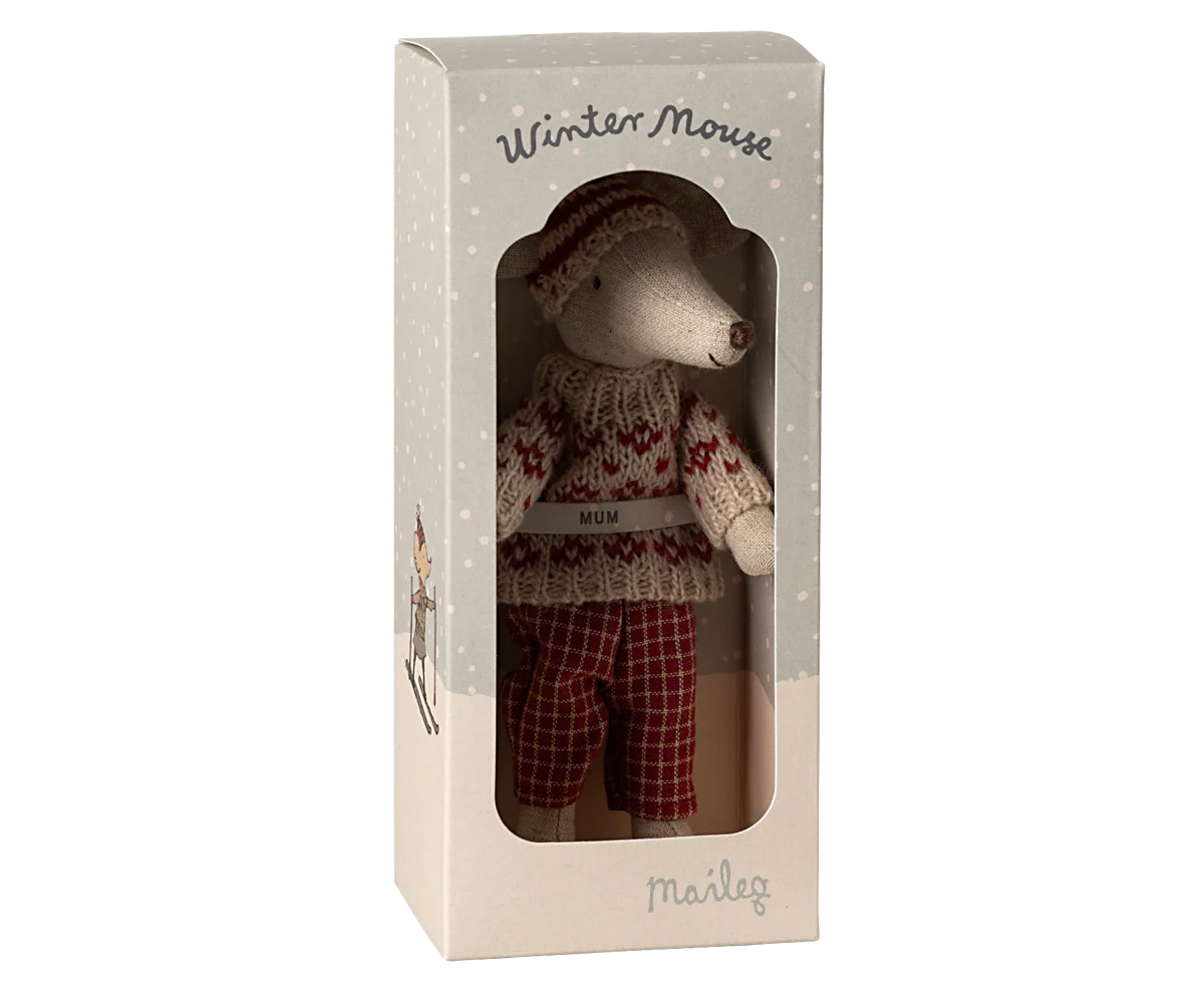 Maileg Winter mouse with ski set, Mum - Red - Image 4