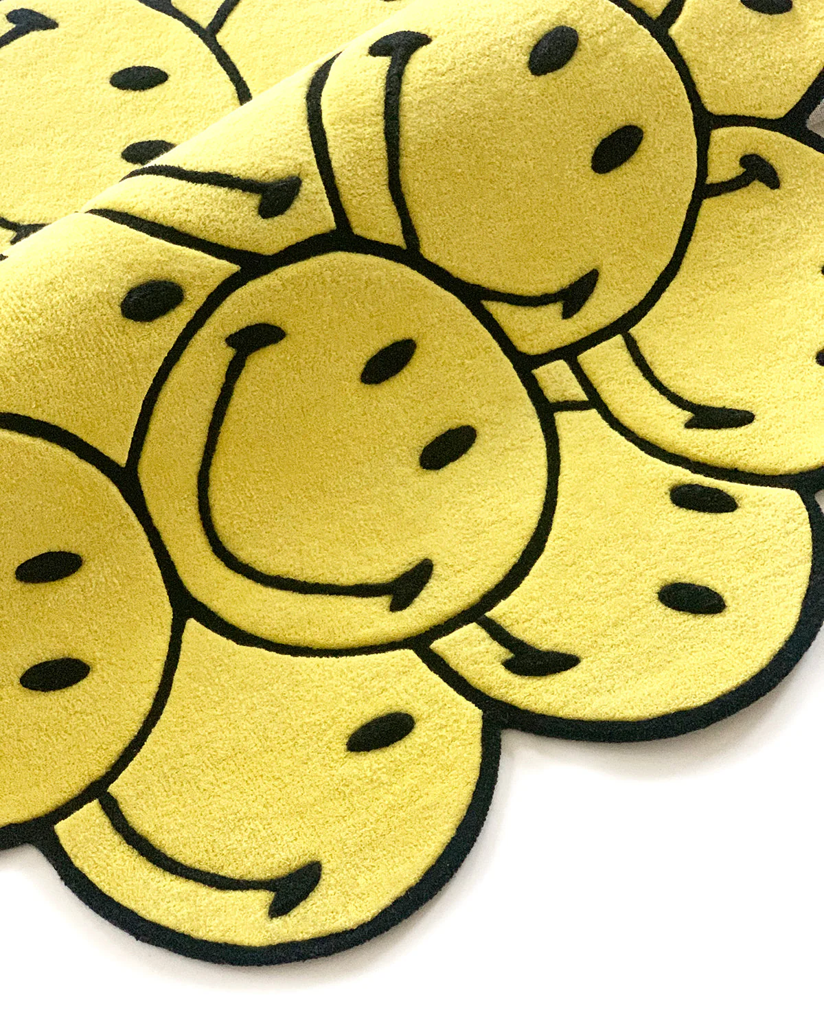 Maison Deux Rug SMILEY Bunch Yellow / Black Print 2.5 x 6ft - Image 3