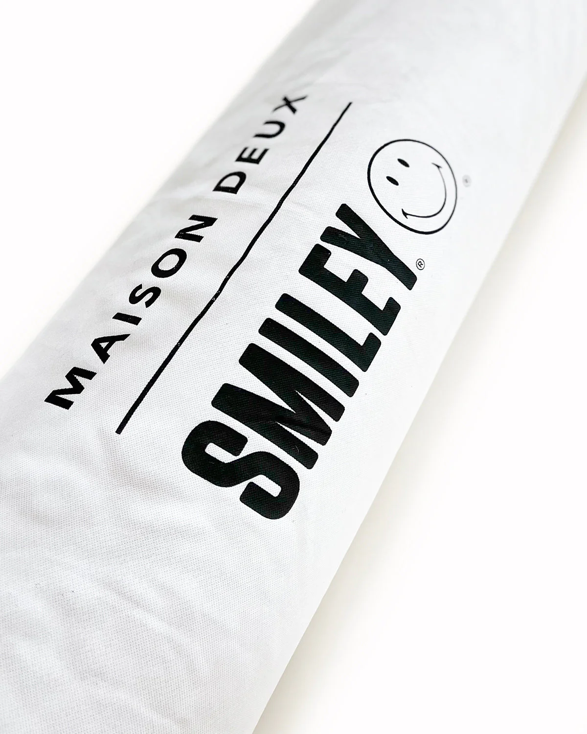 Maison Deux Rug SMILEY Bunch Yellow / Black Print 2.5 x 6ft - Image 4